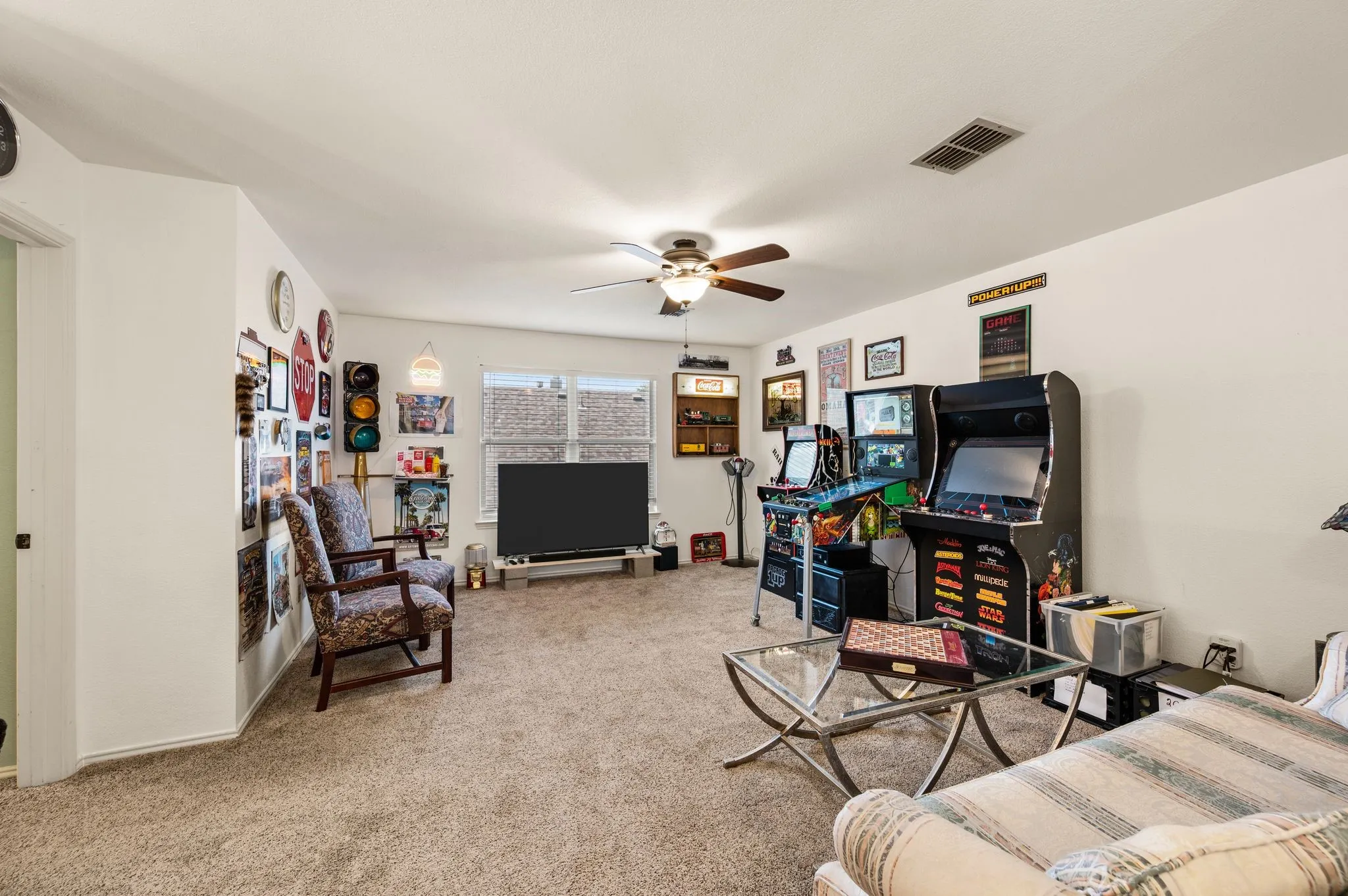 Single Family Residence For Sale in Denton County , 1100 Indian Trail Court, Roanoke, Texas 76262, 4 Bedroom, 3 Bathroom, 2 Garage spaces, 2,531 Sqft, built in 1998, mls#21345554, Real Estate Agent in Roanoke, Homes For Sale in Denton county, Homes For Sale in Roanoke, Realtor in Roanoke Texas, Real Estate Brokerage Independent Realty Texas, Luminita Cordes Realtor