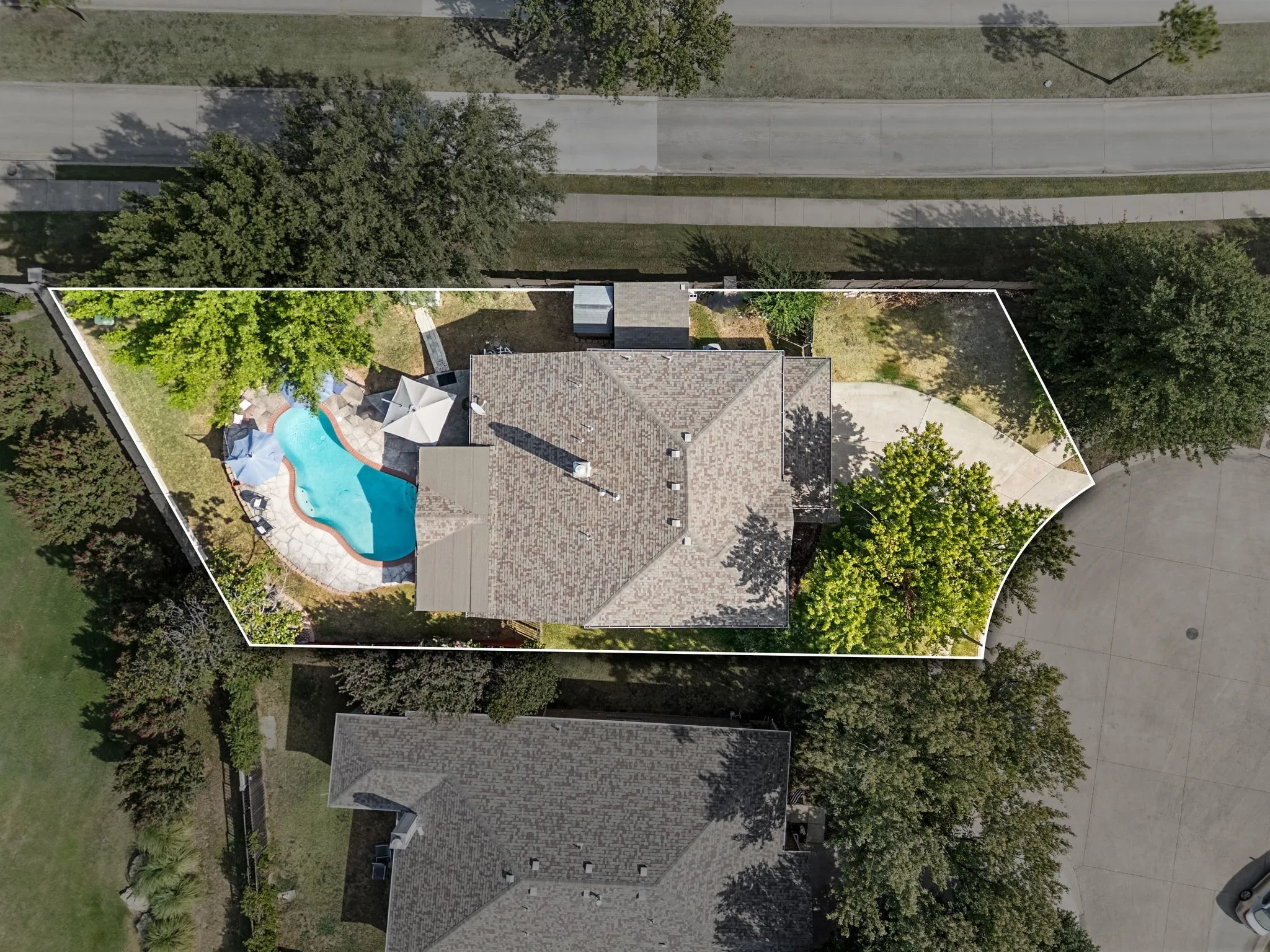 Single Family Residence For Sale in Denton County , 1100 Indian Trail Court, Roanoke, Texas 76262, 4 Bedroom, 3 Bathroom, 2 Garage spaces, 2,531 Sqft, built in 1998, mls#21345554, Real Estate Agent in Roanoke, Homes For Sale in Denton county, Homes For Sale in Roanoke, Realtor in Roanoke Texas, Real Estate Brokerage Independent Realty Texas, Luminita Cordes Realtor