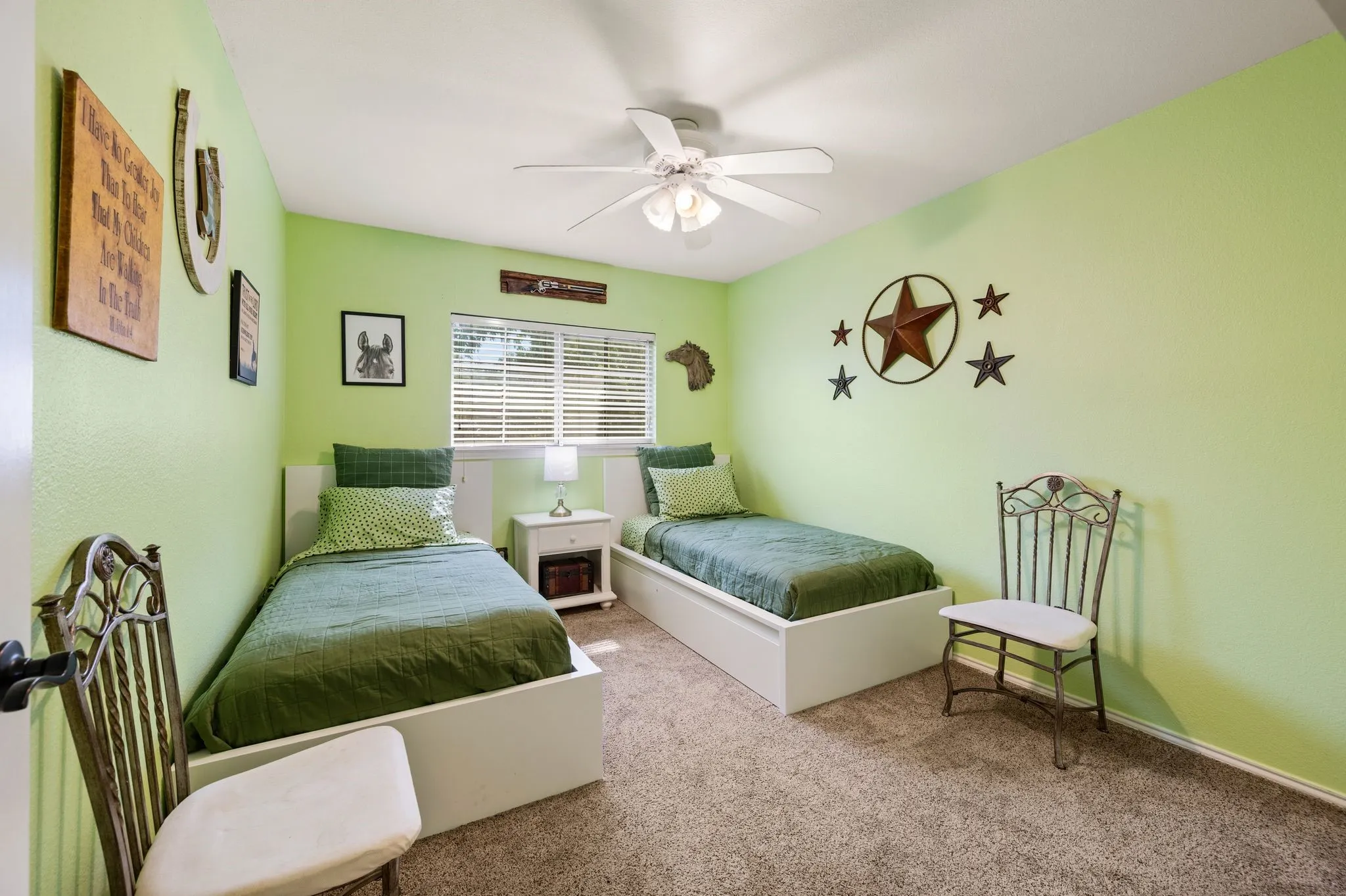 Single Family Residence For Sale in Denton County , 1100 Indian Trail Court, Roanoke, Texas 76262, 4 Bedroom, 3 Bathroom, 2 Garage spaces, 2,531 Sqft, built in 1998, mls#21345554, Real Estate Agent in Roanoke, Homes For Sale in Denton county, Homes For Sale in Roanoke, Realtor in Roanoke Texas, Real Estate Brokerage Independent Realty Texas, Luminita Cordes Realtor