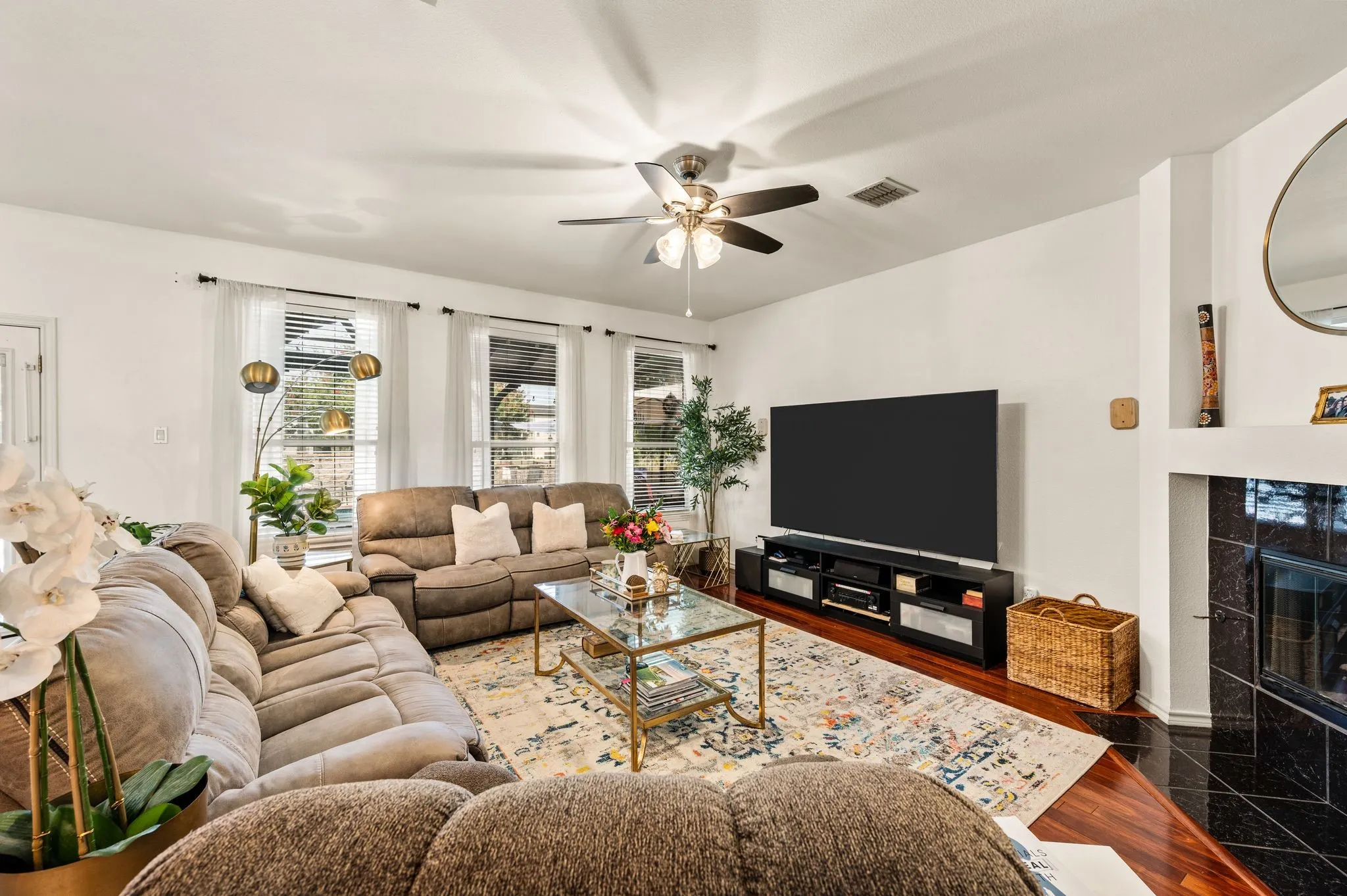 Single Family Residence For Sale in Denton County , 1100 Indian Trail Court, Roanoke, Texas 76262, 4 Bedroom, 3 Bathroom, 2 Garage spaces, 2,531 Sqft, built in 1998, mls#21345554, Real Estate Agent in Roanoke, Homes For Sale in Denton county, Homes For Sale in Roanoke, Realtor in Roanoke Texas, Real Estate Brokerage Independent Realty Texas, Luminita Cordes Realtor