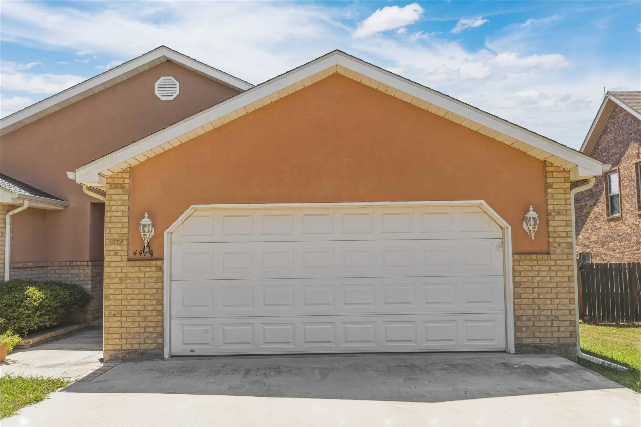 Single Family Residence For Sale in Brown County , 4424 Westridge Drive, Brownwood, Texas 76801, 3 Bedroom, 2 Bathroom, 2 Garage spaces, 1,627 Sqft, built in 2004, mls#21320231, Real Estate Agent in Brownwood, Homes For Sale in Brown county, Homes For Sale in Brownwood, Realtor in Brownwood Texas, Real Estate Brokerage Independent Realty Texas, Luminita Cordes Realtor