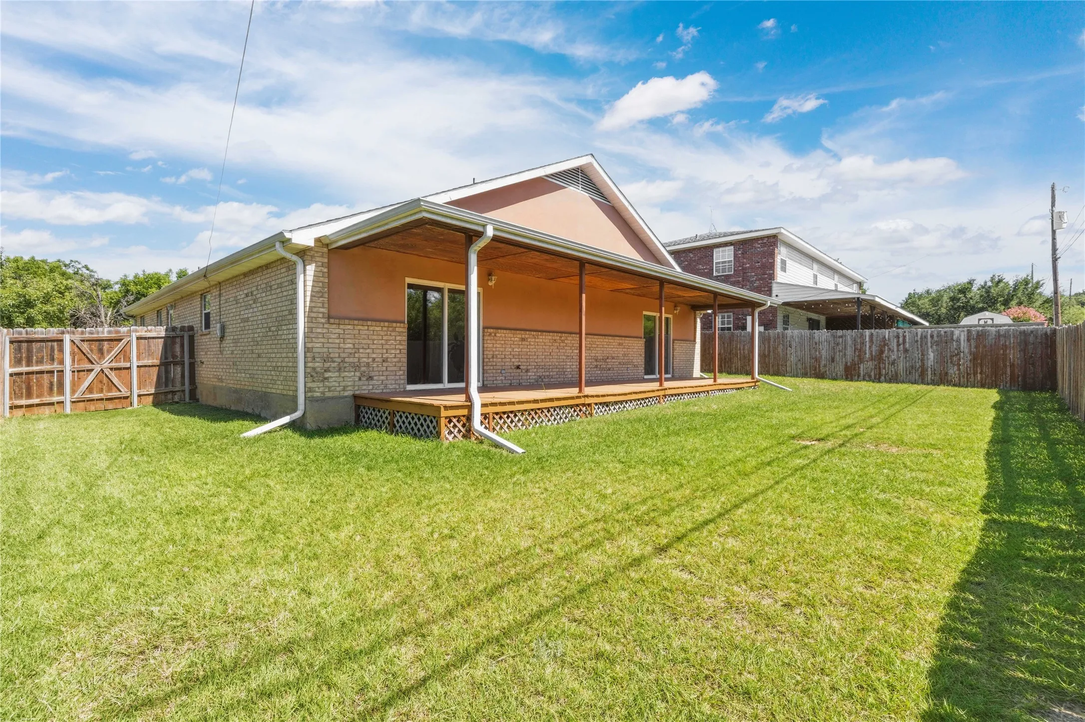 Single Family Residence For Sale in Brown County , 4424 Westridge Drive, Brownwood, Texas 76801, 3 Bedroom, 2 Bathroom, 2 Garage spaces, 1,627 Sqft, built in 2004, mls#21320231, Real Estate Agent in Brownwood, Homes For Sale in Brown county, Homes For Sale in Brownwood, Realtor in Brownwood Texas, Real Estate Brokerage Independent Realty Texas, Luminita Cordes Realtor