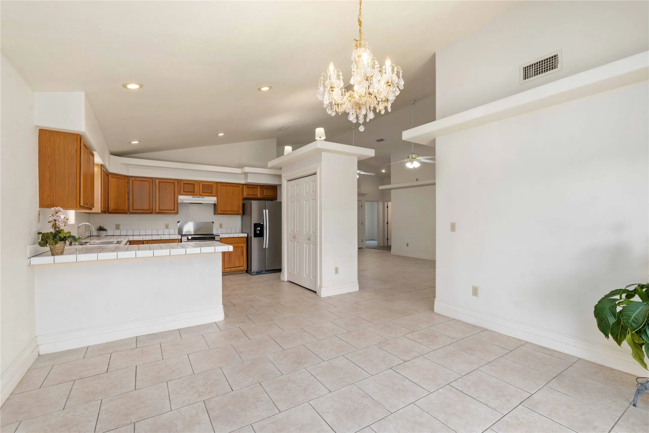 Single Family Residence For Sale in Brown County , 4424 Westridge Drive, Brownwood, Texas 76801, 3 Bedroom, 2 Bathroom, 2 Garage spaces, 1,627 Sqft, built in 2004, mls#21320231, Real Estate Agent in Brownwood, Homes For Sale in Brown county, Homes For Sale in Brownwood, Realtor in Brownwood Texas, Real Estate Brokerage Independent Realty Texas, Luminita Cordes Realtor