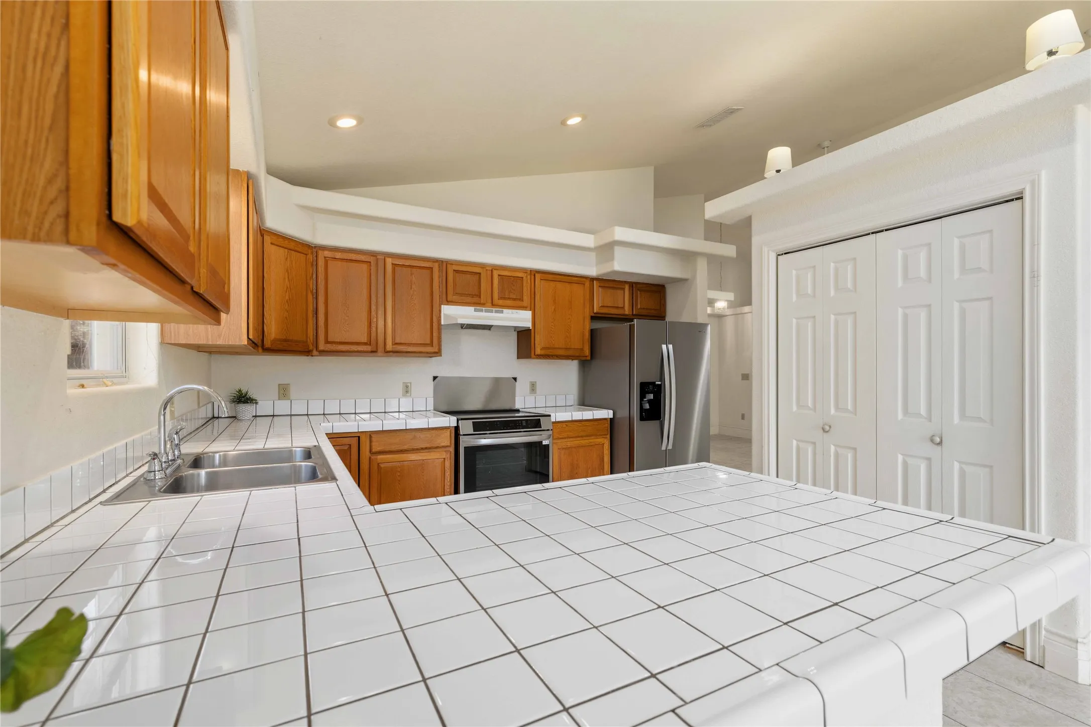 Single Family Residence For Sale in Brown County , 4424 Westridge Drive, Brownwood, Texas 76801, 3 Bedroom, 2 Bathroom, 2 Garage spaces, 1,627 Sqft, built in 2004, mls#21320231, Real Estate Agent in Brownwood, Homes For Sale in Brown county, Homes For Sale in Brownwood, Realtor in Brownwood Texas, Real Estate Brokerage Independent Realty Texas, Luminita Cordes Realtor