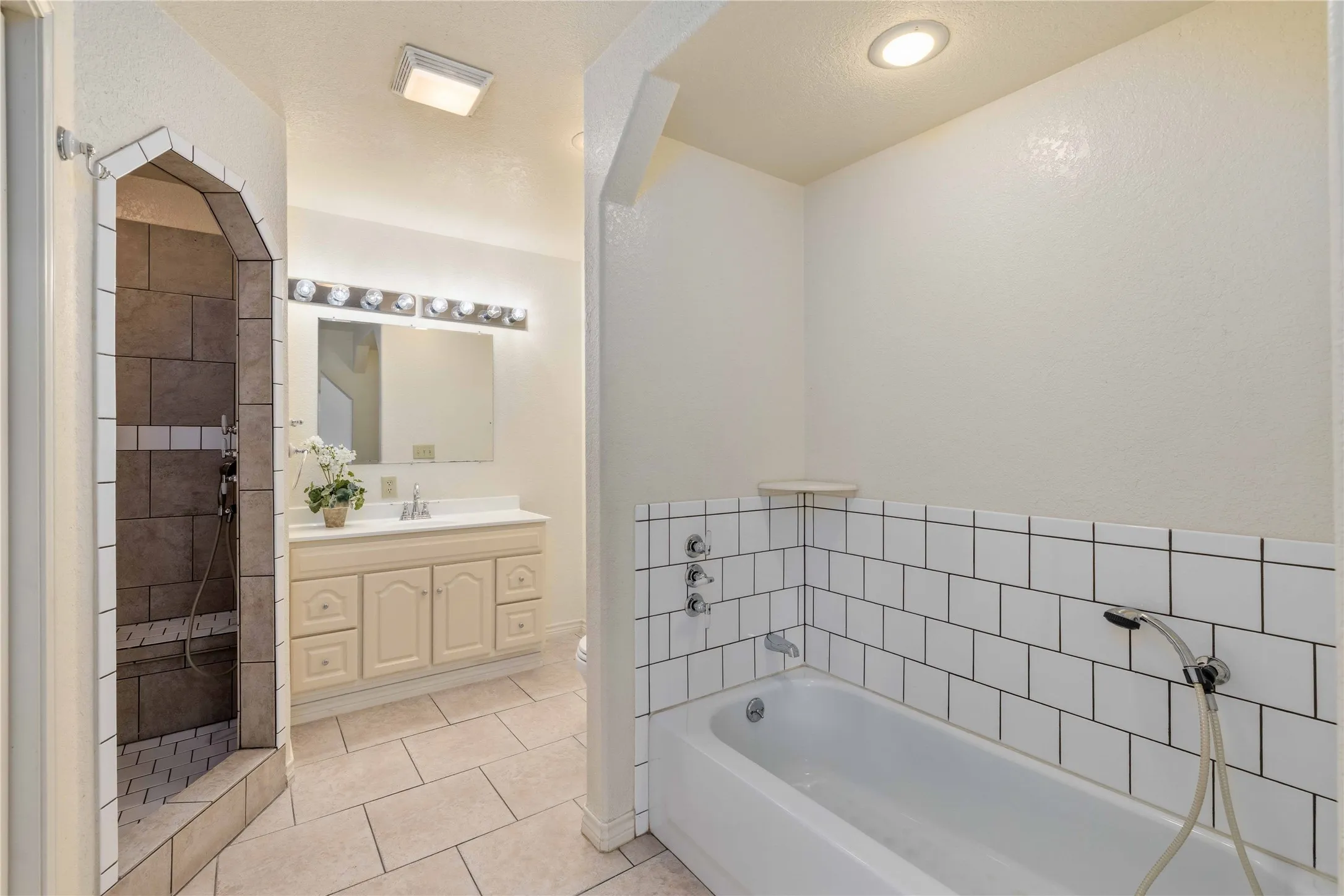 Single Family Residence For Sale in Brown County , 4424 Westridge Drive, Brownwood, Texas 76801, 3 Bedroom, 2 Bathroom, 2 Garage spaces, 1,627 Sqft, built in 2004, mls#21320231, Real Estate Agent in Brownwood, Homes For Sale in Brown county, Homes For Sale in Brownwood, Realtor in Brownwood Texas, Real Estate Brokerage Independent Realty Texas, Luminita Cordes Realtor