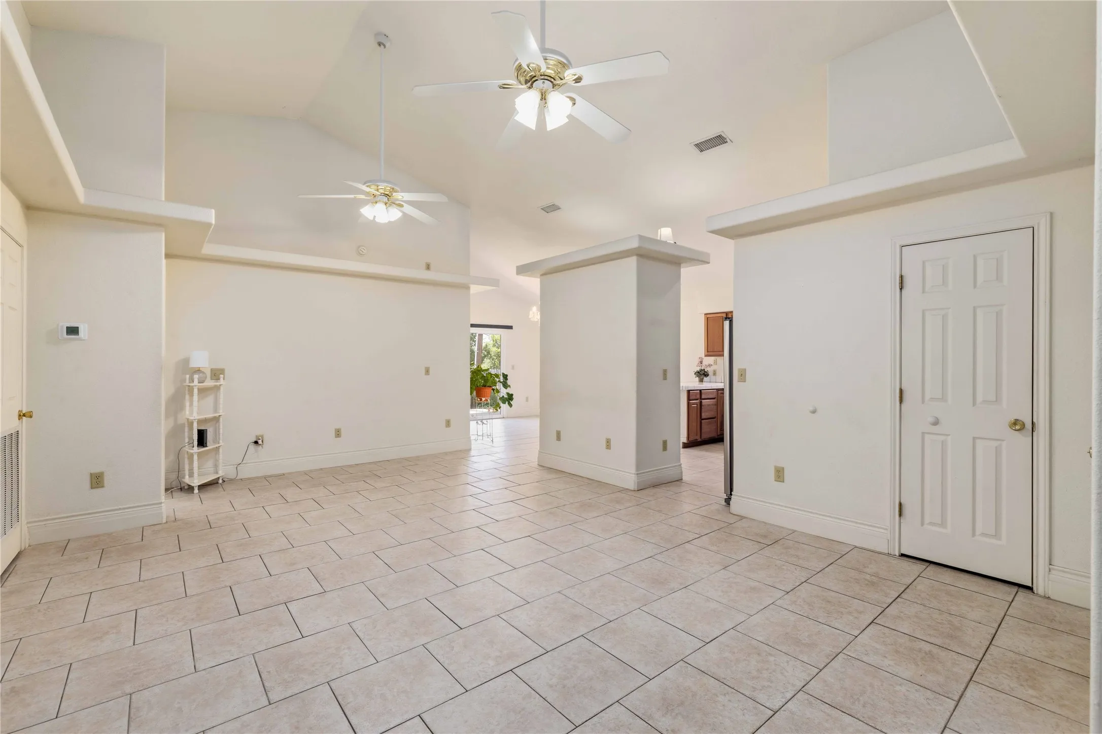Single Family Residence For Sale in Brown County , 4424 Westridge Drive, Brownwood, Texas 76801, 3 Bedroom, 2 Bathroom, 2 Garage spaces, 1,627 Sqft, built in 2004, mls#21320231, Real Estate Agent in Brownwood, Homes For Sale in Brown county, Homes For Sale in Brownwood, Realtor in Brownwood Texas, Real Estate Brokerage Independent Realty Texas, Luminita Cordes Realtor