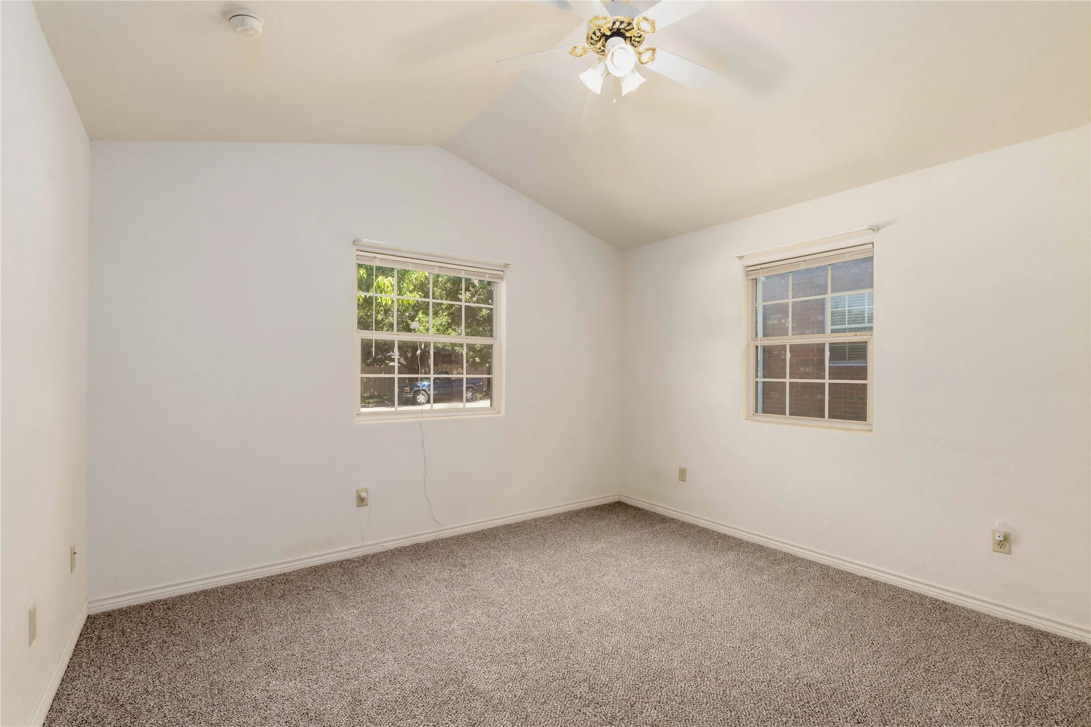 Single Family Residence For Sale in Brown County , 4424 Westridge Drive, Brownwood, Texas 76801, 3 Bedroom, 2 Bathroom, 2 Garage spaces, 1,627 Sqft, built in 2004, mls#21320231, Real Estate Agent in Brownwood, Homes For Sale in Brown county, Homes For Sale in Brownwood, Realtor in Brownwood Texas, Real Estate Brokerage Independent Realty Texas, Luminita Cordes Realtor