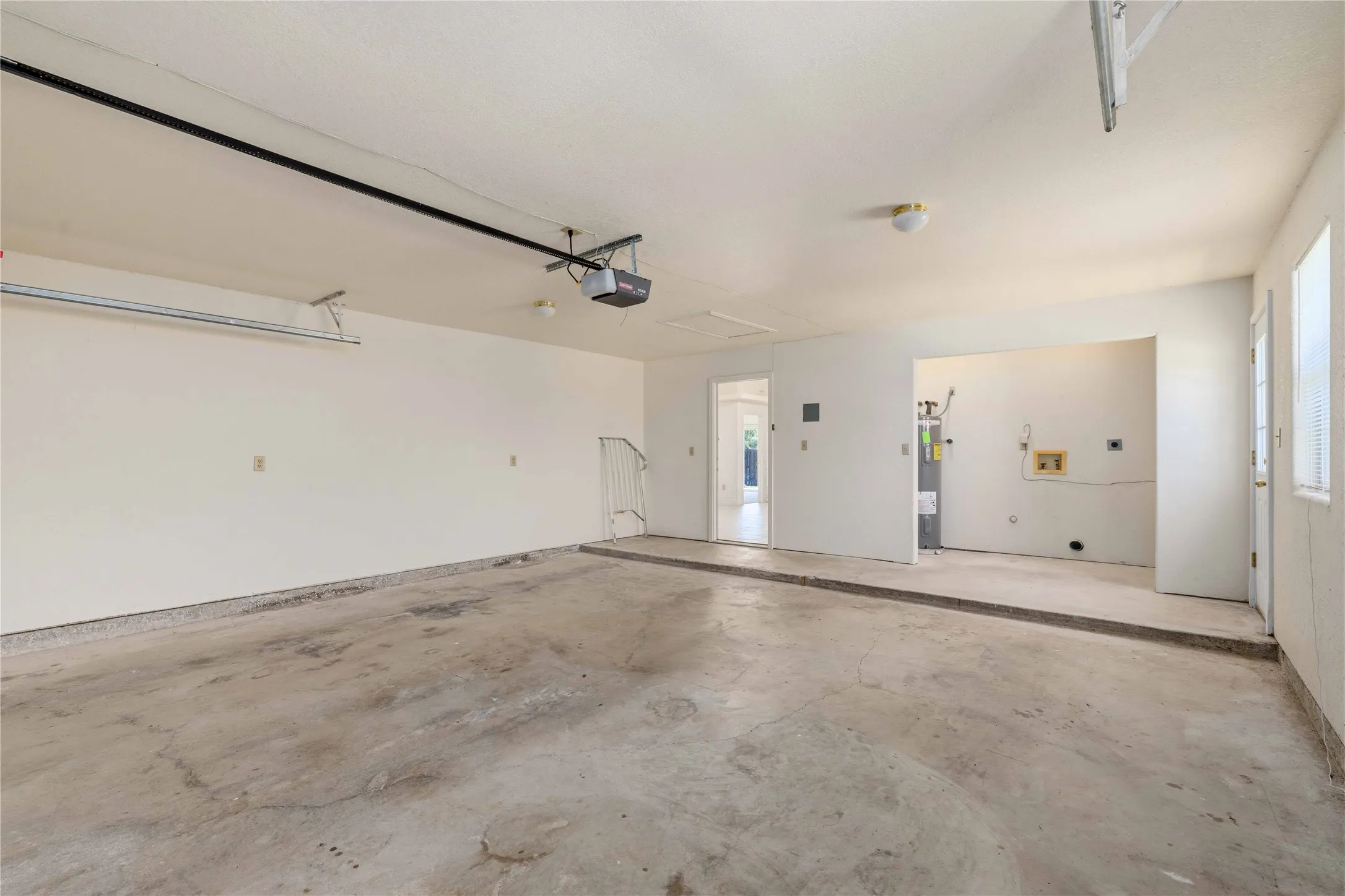 Single Family Residence For Sale in Brown County , 4424 Westridge Drive, Brownwood, Texas 76801, 3 Bedroom, 2 Bathroom, 2 Garage spaces, 1,627 Sqft, built in 2004, mls#21320231, Real Estate Agent in Brownwood, Homes For Sale in Brown county, Homes For Sale in Brownwood, Realtor in Brownwood Texas, Real Estate Brokerage Independent Realty Texas, Luminita Cordes Realtor