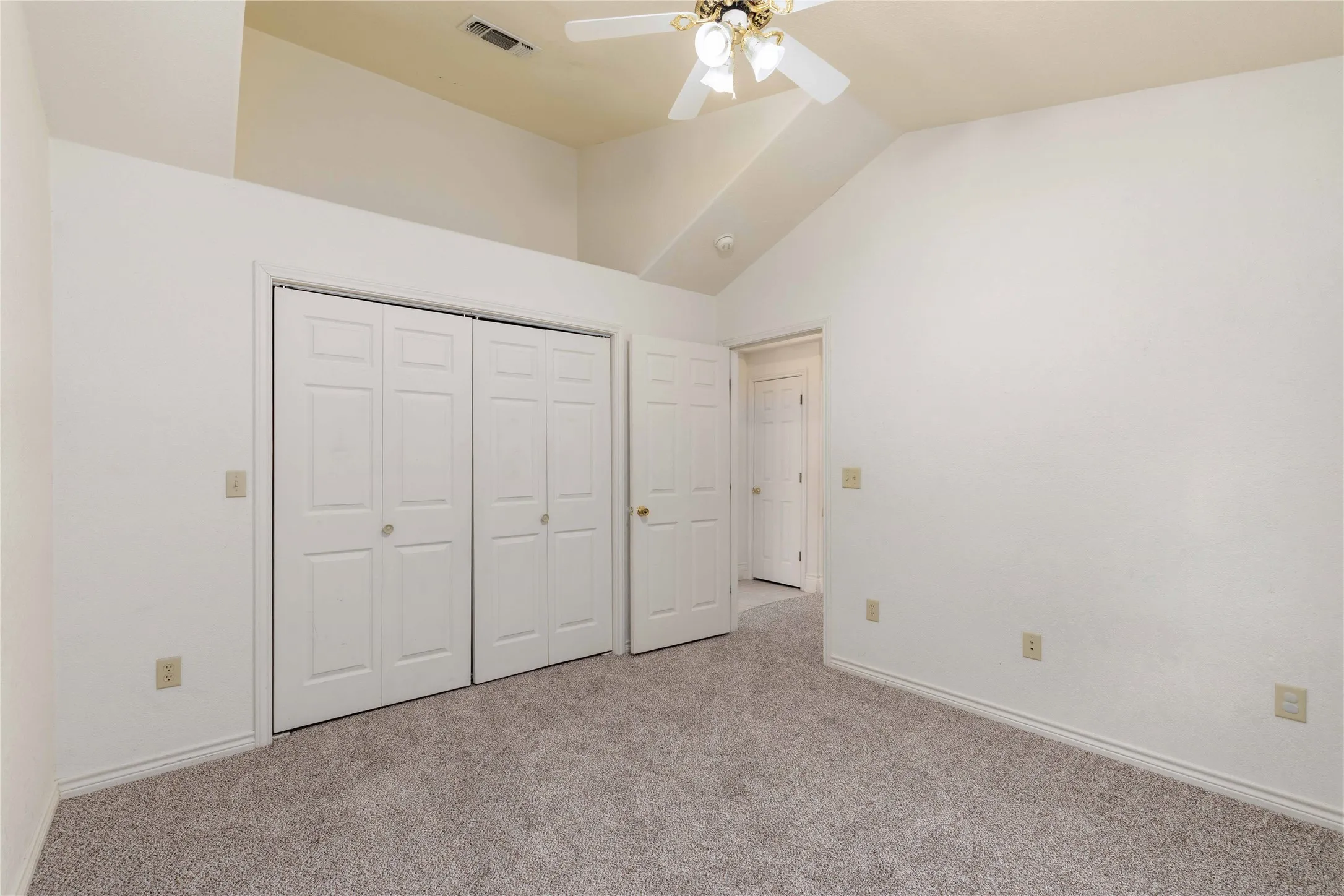 Single Family Residence For Sale in Brown County , 4424 Westridge Drive, Brownwood, Texas 76801, 3 Bedroom, 2 Bathroom, 2 Garage spaces, 1,627 Sqft, built in 2004, mls#21320231, Real Estate Agent in Brownwood, Homes For Sale in Brown county, Homes For Sale in Brownwood, Realtor in Brownwood Texas, Real Estate Brokerage Independent Realty Texas, Luminita Cordes Realtor