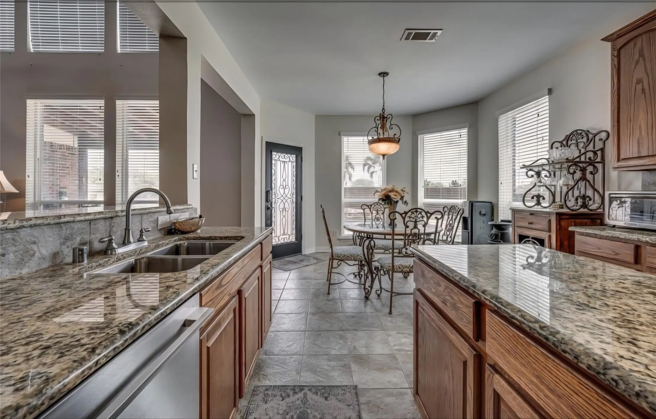 KITCHEN GRANITE IS GORGEOUS