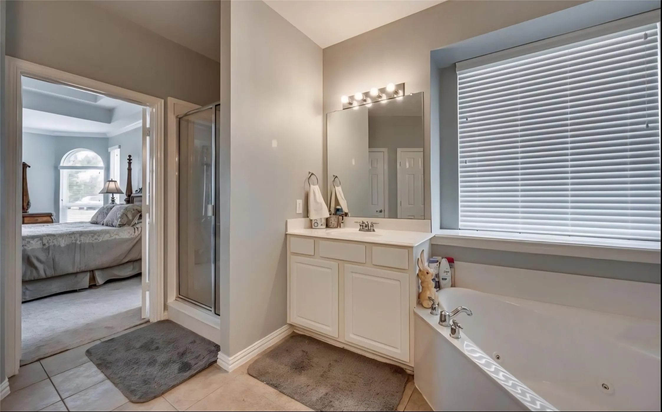 SEPARATE INDIVIDUAL SINK AREAS