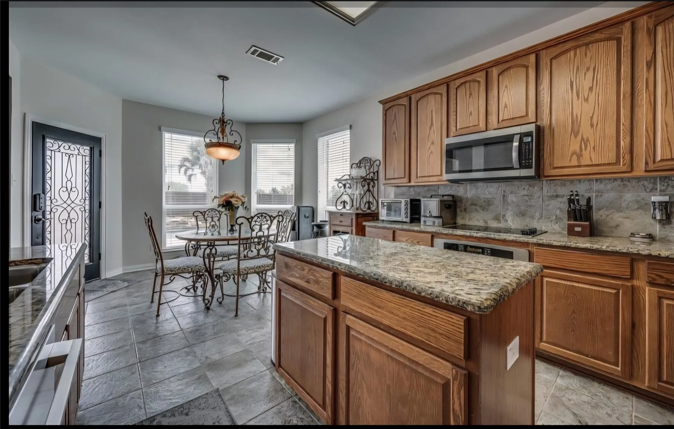 CHEFS KITCHEN