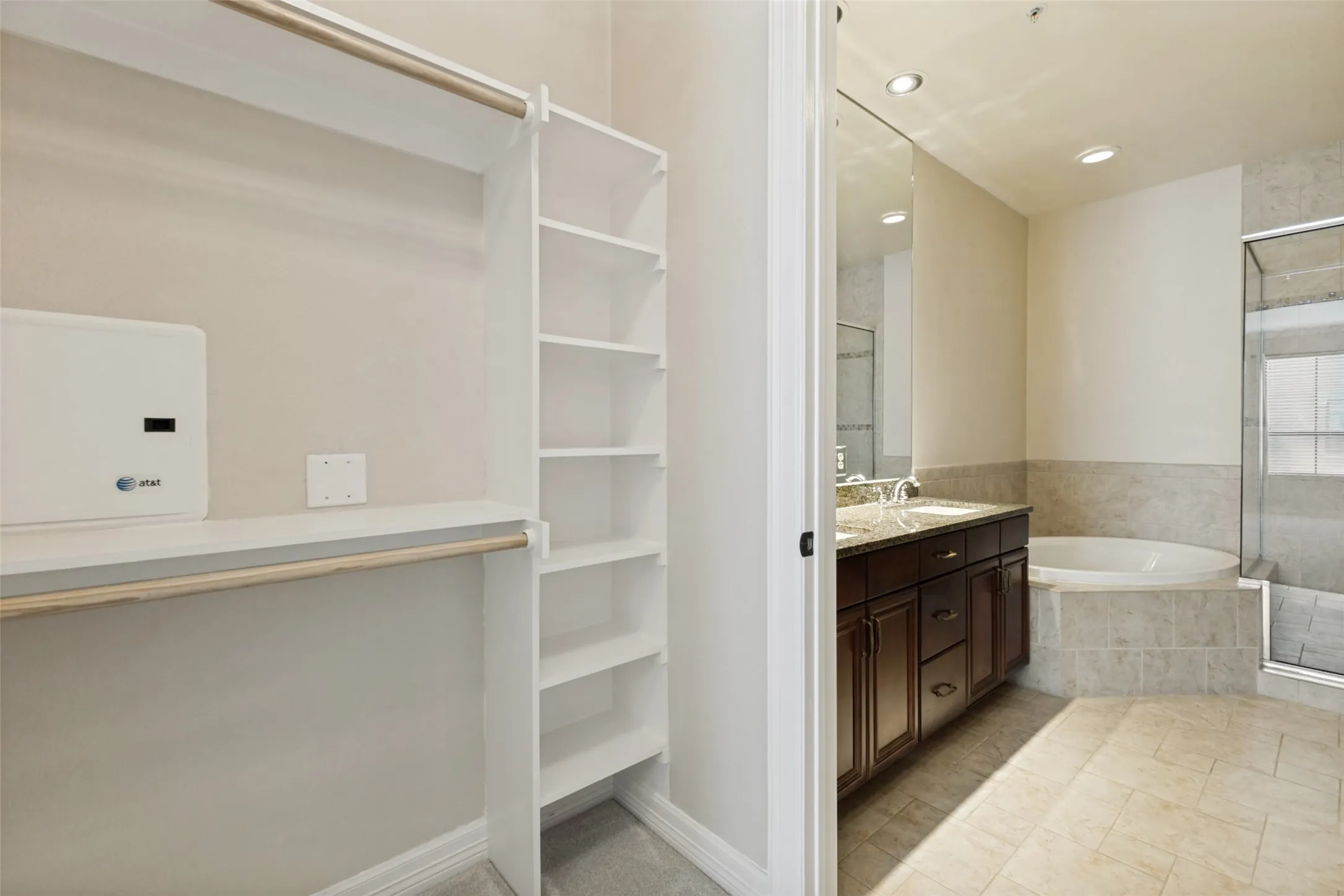 Walk-in Closet