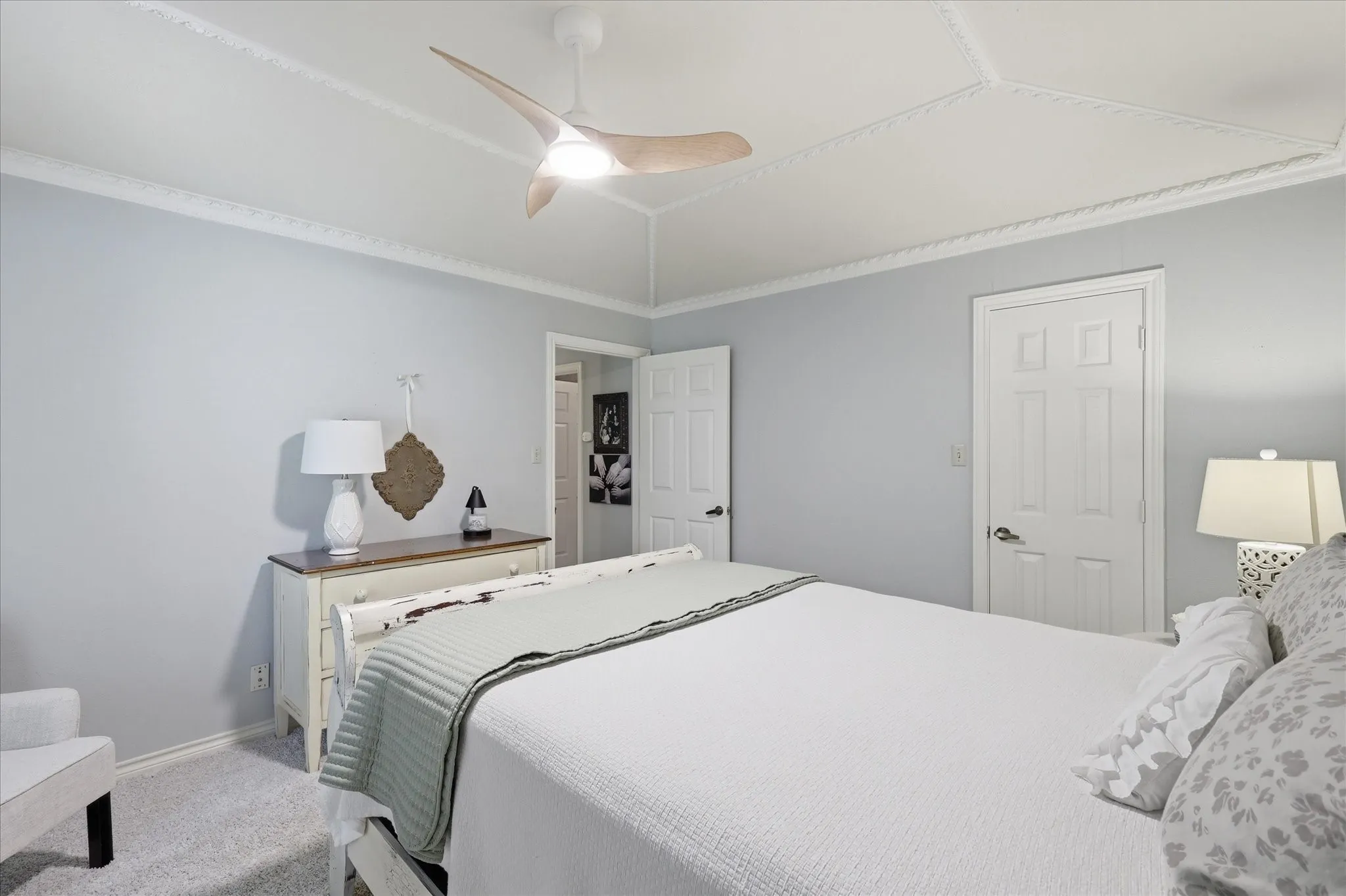 Single Family Residence For Sale in Denton County , 12 Timbergreen Circle, Denton, Texas 76205, 3 Bedroom, 3 Bathroom, 2 Garage spaces, 2,768 Sqft, built in 1983, mls#21340930, Real Estate Agent in Denton, Homes For Sale in Denton county, Homes For Sale in Denton, Realtor in Denton Texas, Real Estate Brokerage Independent Realty Texas, Luminita Cordes Realtor