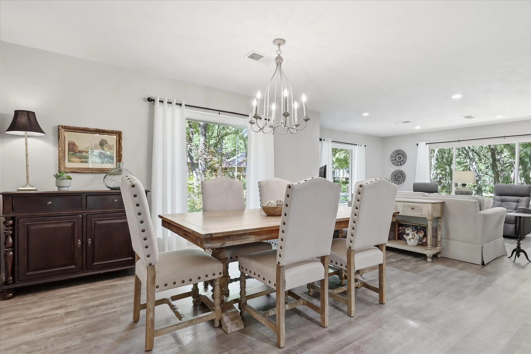open to the living and the Kitchen
