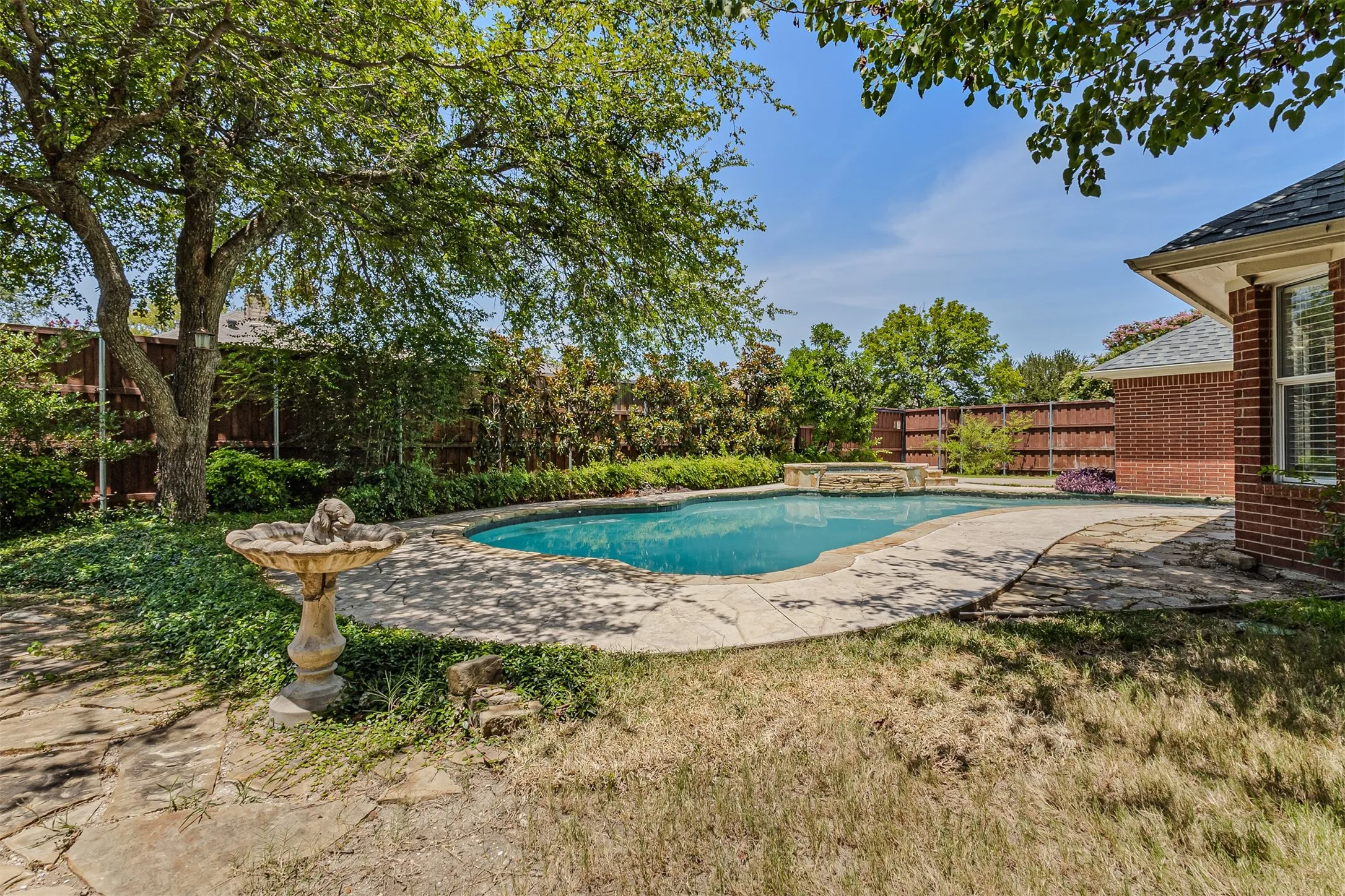 Single Family Residence For Sale in Rockwall County , 1365 Calistoga Drive, Rockwall, Texas 75087, 4 Bedroom, 2 Bathroom, 2 Garage spaces, 2,072 Sqft, built in 2001, mls#21328321, Real Estate Agent in Rockwall, Homes For Sale in Rockwall county, Homes For Sale in Rockwall, Realtor in Rockwall Texas, Real Estate Brokerage Independent Realty Texas, Luminita Cordes Realtor