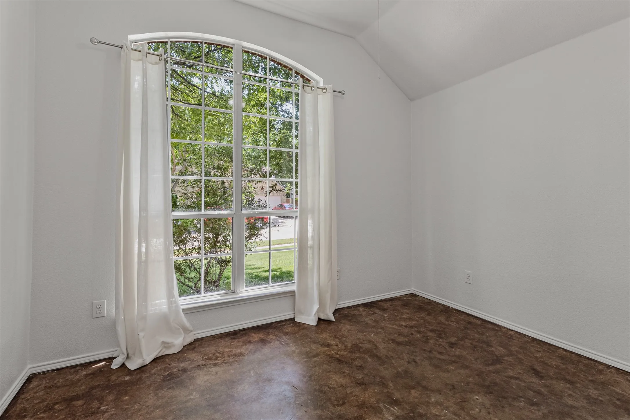 Split bedroom 1