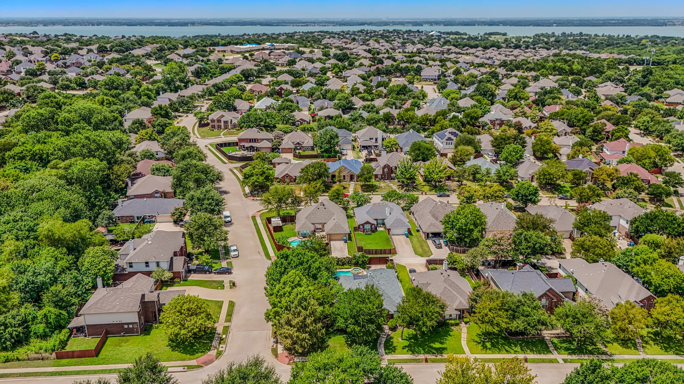 Single Family Residence For Sale in Rockwall County , 1365 Calistoga Drive, Rockwall, Texas 75087, 4 Bedroom, 2 Bathroom, 2 Garage spaces, 2,072 Sqft, built in 2001, mls#21328321, Real Estate Agent in Rockwall, Homes For Sale in Rockwall county, Homes For Sale in Rockwall, Realtor in Rockwall Texas, Real Estate Brokerage Independent Realty Texas, Luminita Cordes Realtor