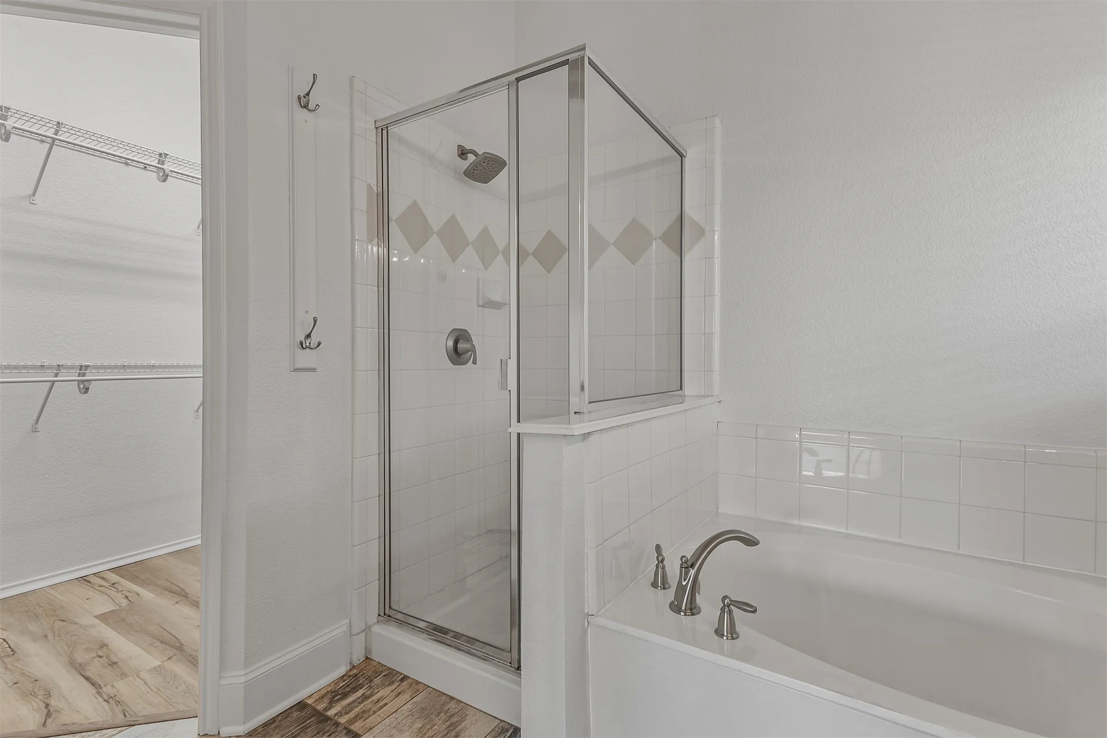 Single Family Residence For Sale in Rockwall County , 1365 Calistoga Drive, Rockwall, Texas 75087, 4 Bedroom, 2 Bathroom, 2 Garage spaces, 2,072 Sqft, built in 2001, mls#21328321, Real Estate Agent in Rockwall, Homes For Sale in Rockwall county, Homes For Sale in Rockwall, Realtor in Rockwall Texas, Real Estate Brokerage Independent Realty Texas, Luminita Cordes Realtor