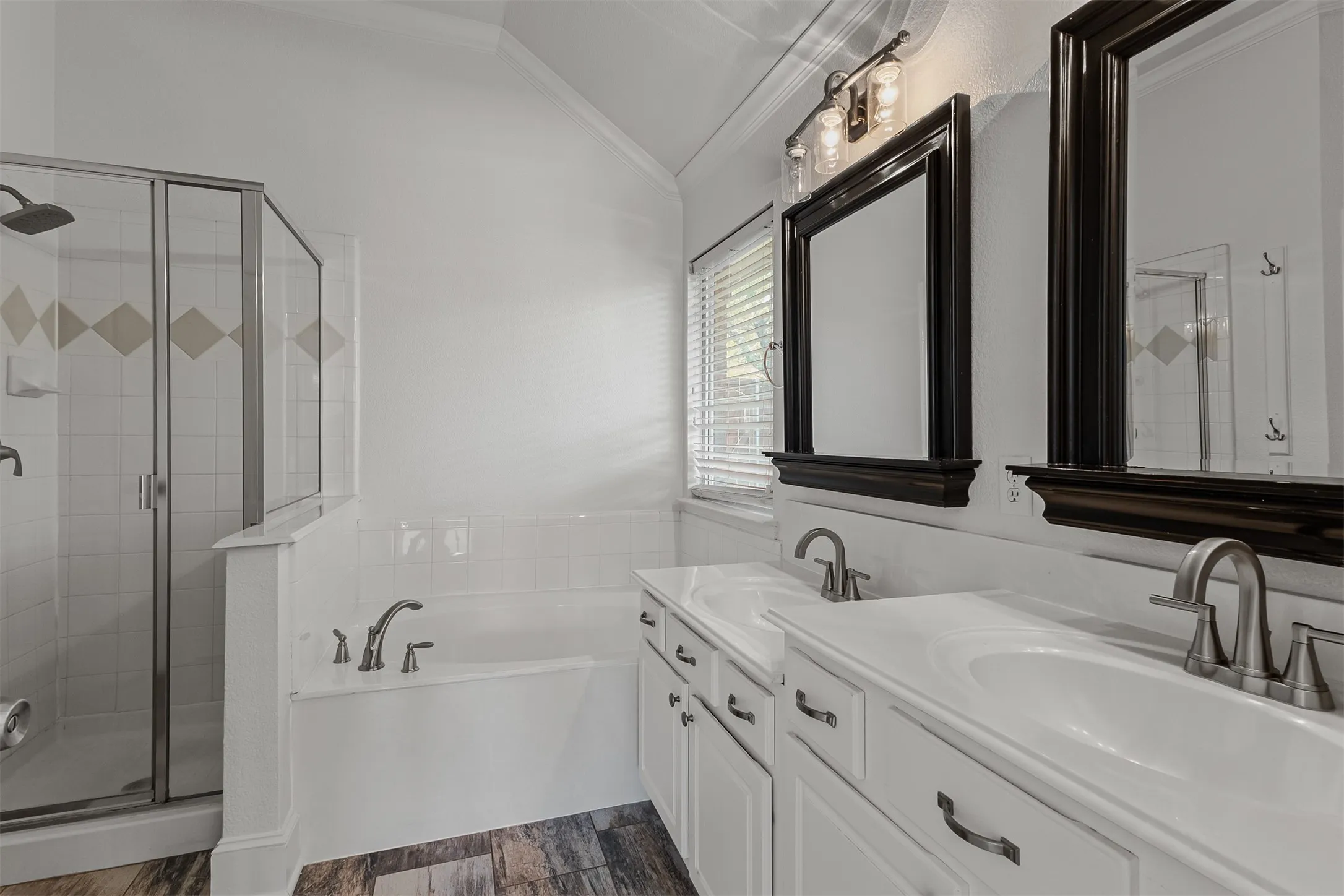 Primary ensuite bath