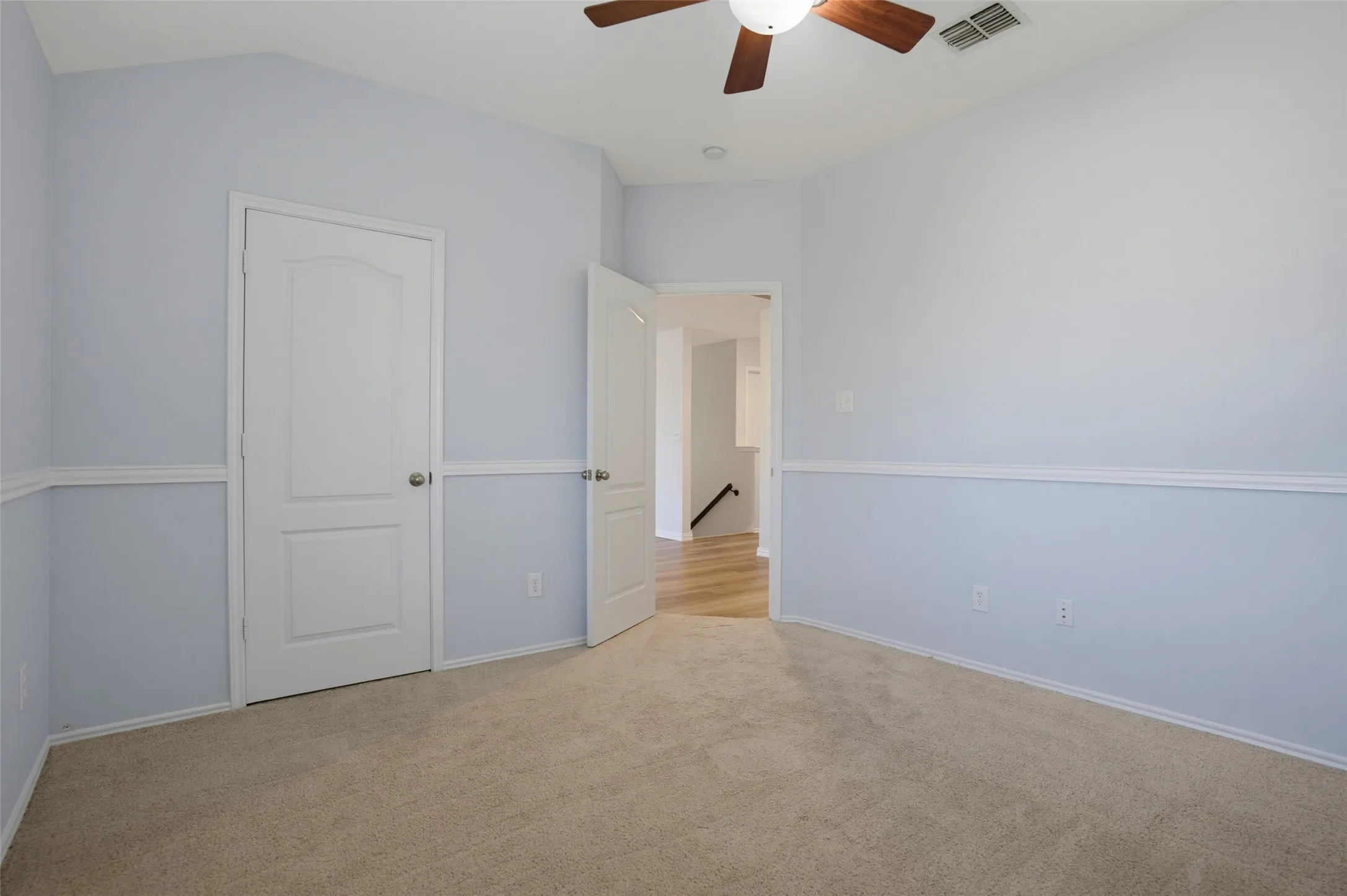 Single Family Residence For Sale in Collin County , 1402 Bradford Trace Drive, Allen, Texas 75002, 5 Bedroom, 3 Bathroom, 2 Garage spaces, 2,647 Sqft, built in 2004, mls#21346089, Real Estate Agent in Allen, Homes For Sale in Collin county, Homes For Sale in Allen, Realtor in Allen Texas, Real Estate Brokerage Independent Realty Texas, Luminita Cordes Realtor