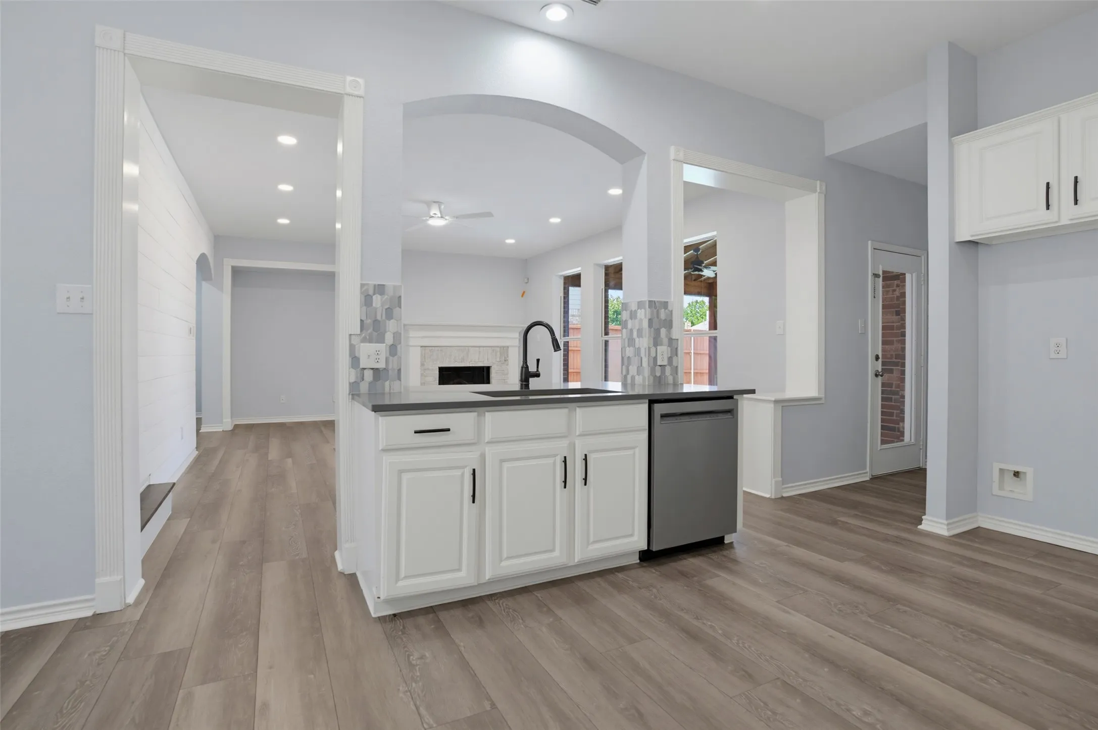 Single Family Residence For Sale in Collin County , 1402 Bradford Trace Drive, Allen, Texas 75002, 5 Bedroom, 3 Bathroom, 2 Garage spaces, 2,647 Sqft, built in 2004, mls#21346089, Real Estate Agent in Allen, Homes For Sale in Collin county, Homes For Sale in Allen, Realtor in Allen Texas, Real Estate Brokerage Independent Realty Texas, Luminita Cordes Realtor