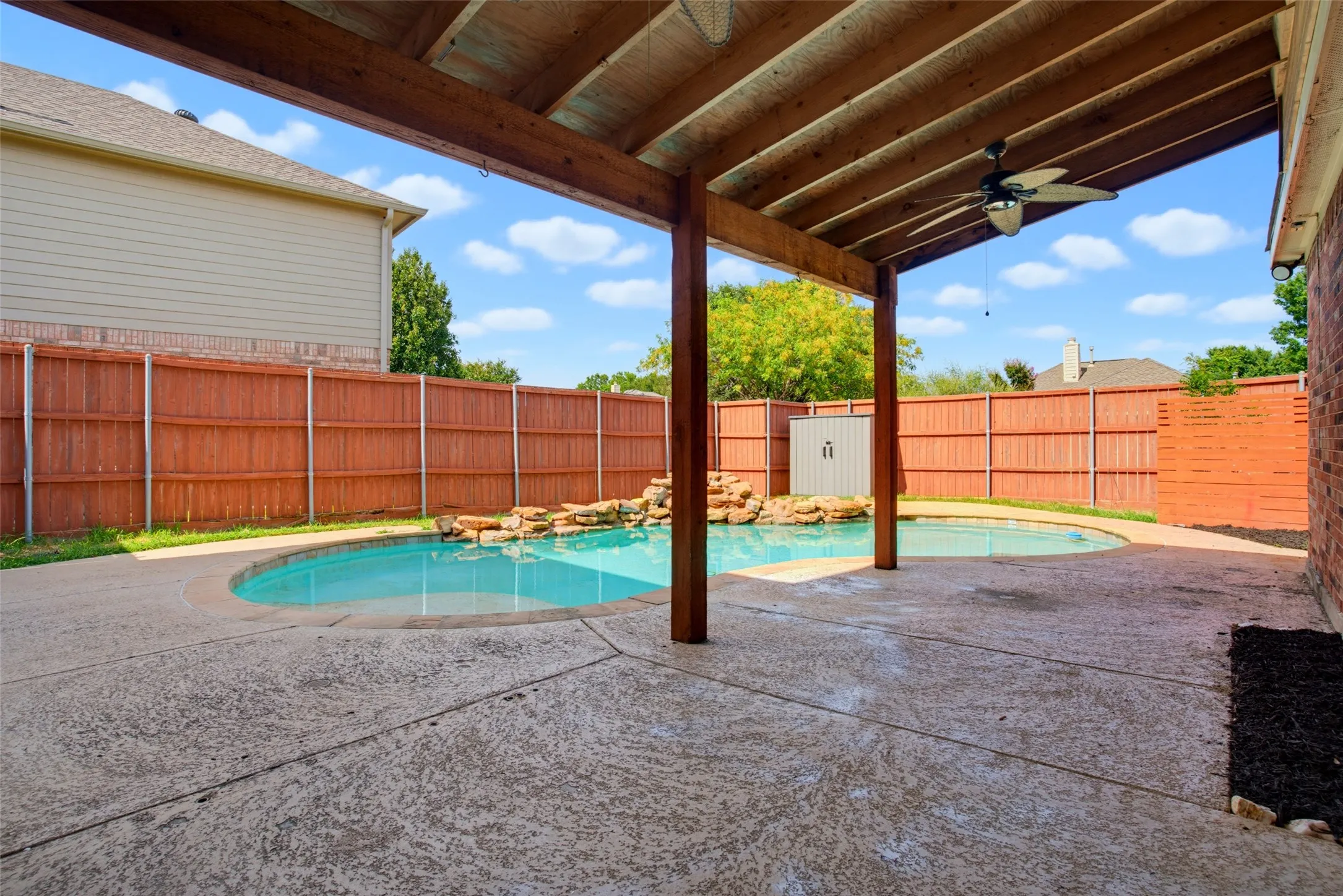 Single Family Residence For Sale in Collin County , 1402 Bradford Trace Drive, Allen, Texas 75002, 5 Bedroom, 3 Bathroom, 2 Garage spaces, 2,647 Sqft, built in 2004, mls#21346089, Real Estate Agent in Allen, Homes For Sale in Collin county, Homes For Sale in Allen, Realtor in Allen Texas, Real Estate Brokerage Independent Realty Texas, Luminita Cordes Realtor