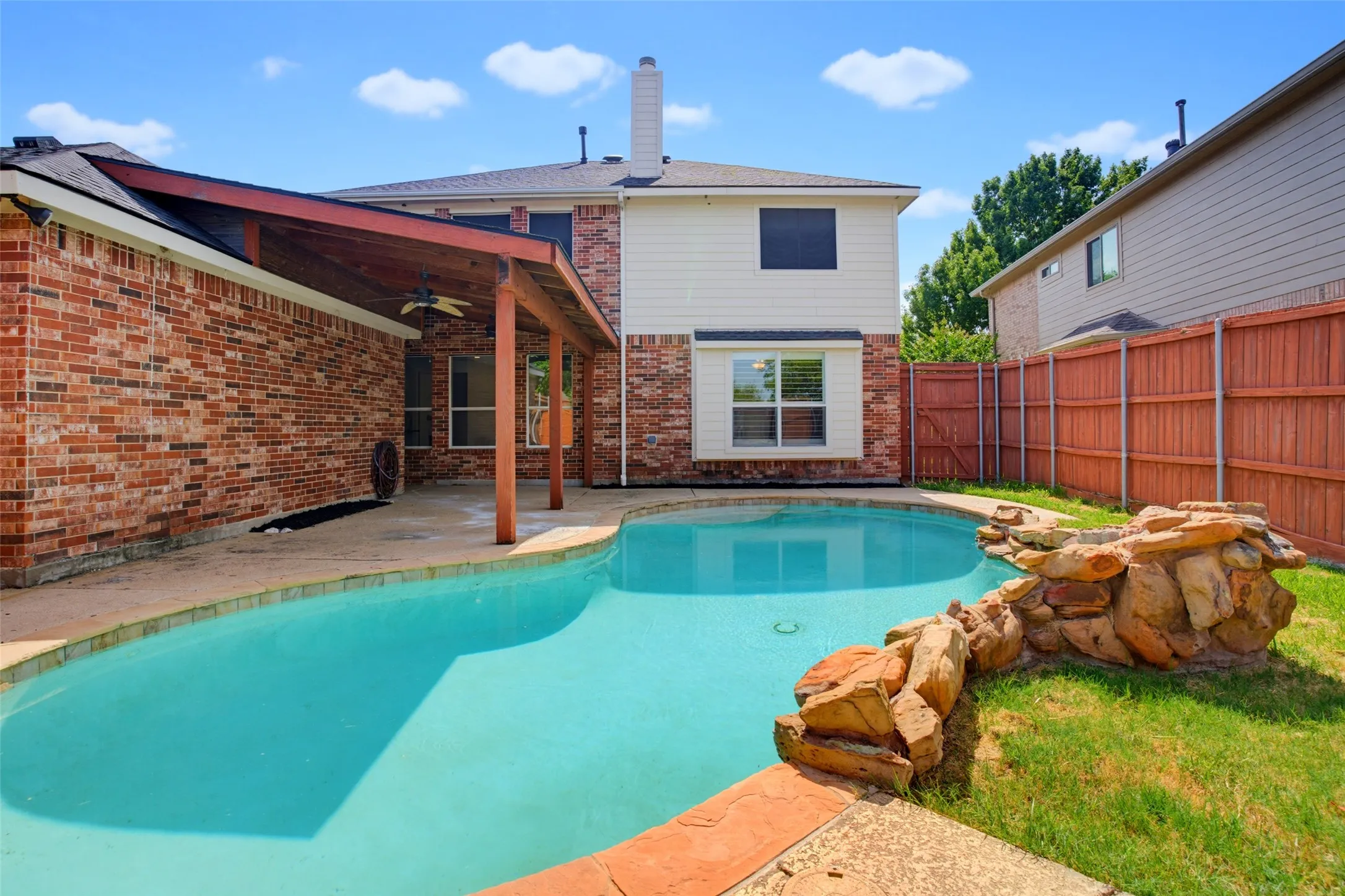 Single Family Residence For Sale in Collin County , 1402 Bradford Trace Drive, Allen, Texas 75002, 5 Bedroom, 3 Bathroom, 2 Garage spaces, 2,647 Sqft, built in 2004, mls#21346089, Real Estate Agent in Allen, Homes For Sale in Collin county, Homes For Sale in Allen, Realtor in Allen Texas, Real Estate Brokerage Independent Realty Texas, Luminita Cordes Realtor