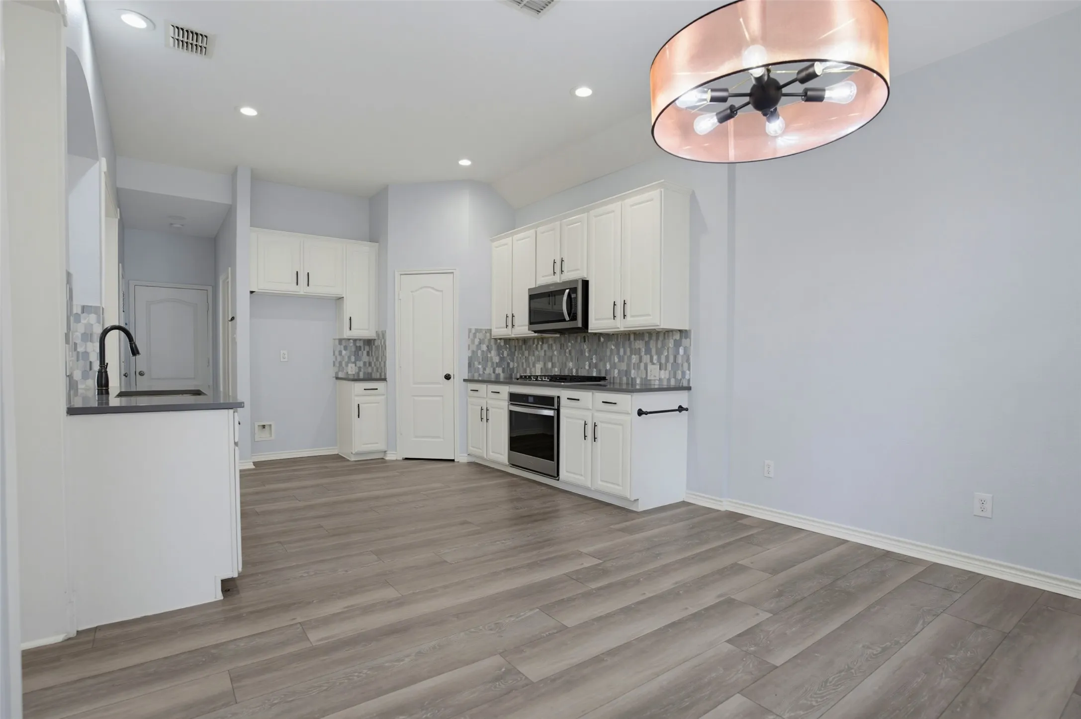 Single Family Residence For Sale in Collin County , 1402 Bradford Trace Drive, Allen, Texas 75002, 5 Bedroom, 3 Bathroom, 2 Garage spaces, 2,647 Sqft, built in 2004, mls#21346089, Real Estate Agent in Allen, Homes For Sale in Collin county, Homes For Sale in Allen, Realtor in Allen Texas, Real Estate Brokerage Independent Realty Texas, Luminita Cordes Realtor