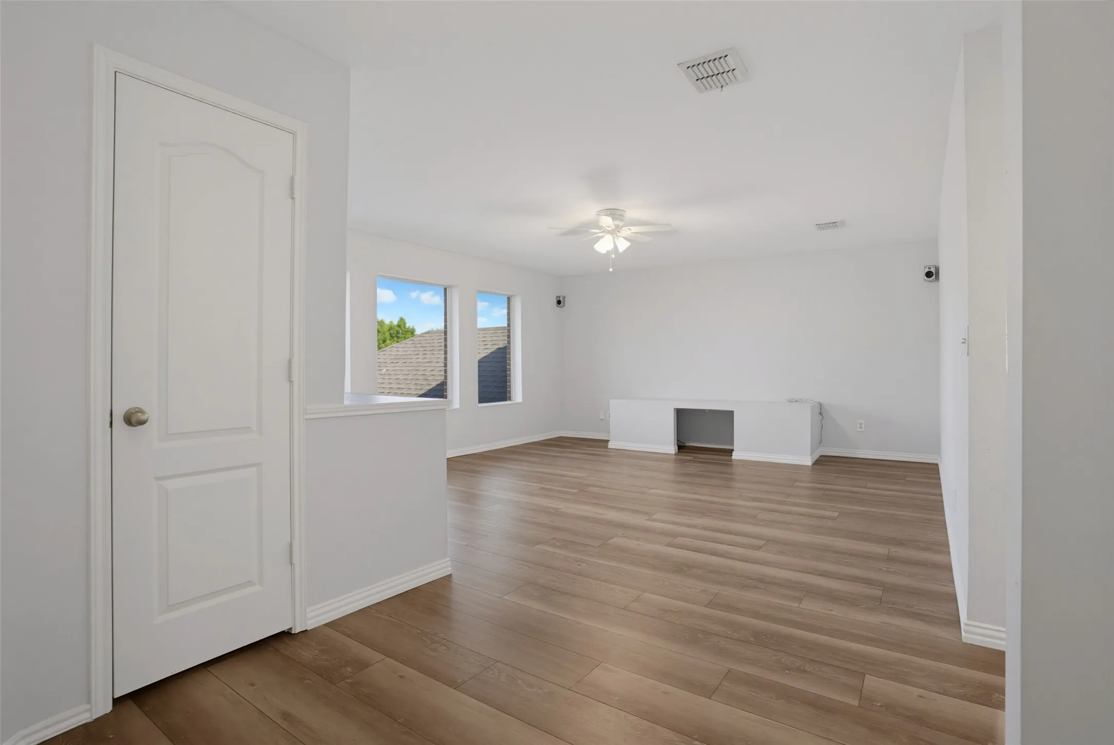 Single Family Residence For Sale in Collin County , 1402 Bradford Trace Drive, Allen, Texas 75002, 5 Bedroom, 3 Bathroom, 2 Garage spaces, 2,647 Sqft, built in 2004, mls#21346089, Real Estate Agent in Allen, Homes For Sale in Collin county, Homes For Sale in Allen, Realtor in Allen Texas, Real Estate Brokerage Independent Realty Texas, Luminita Cordes Realtor