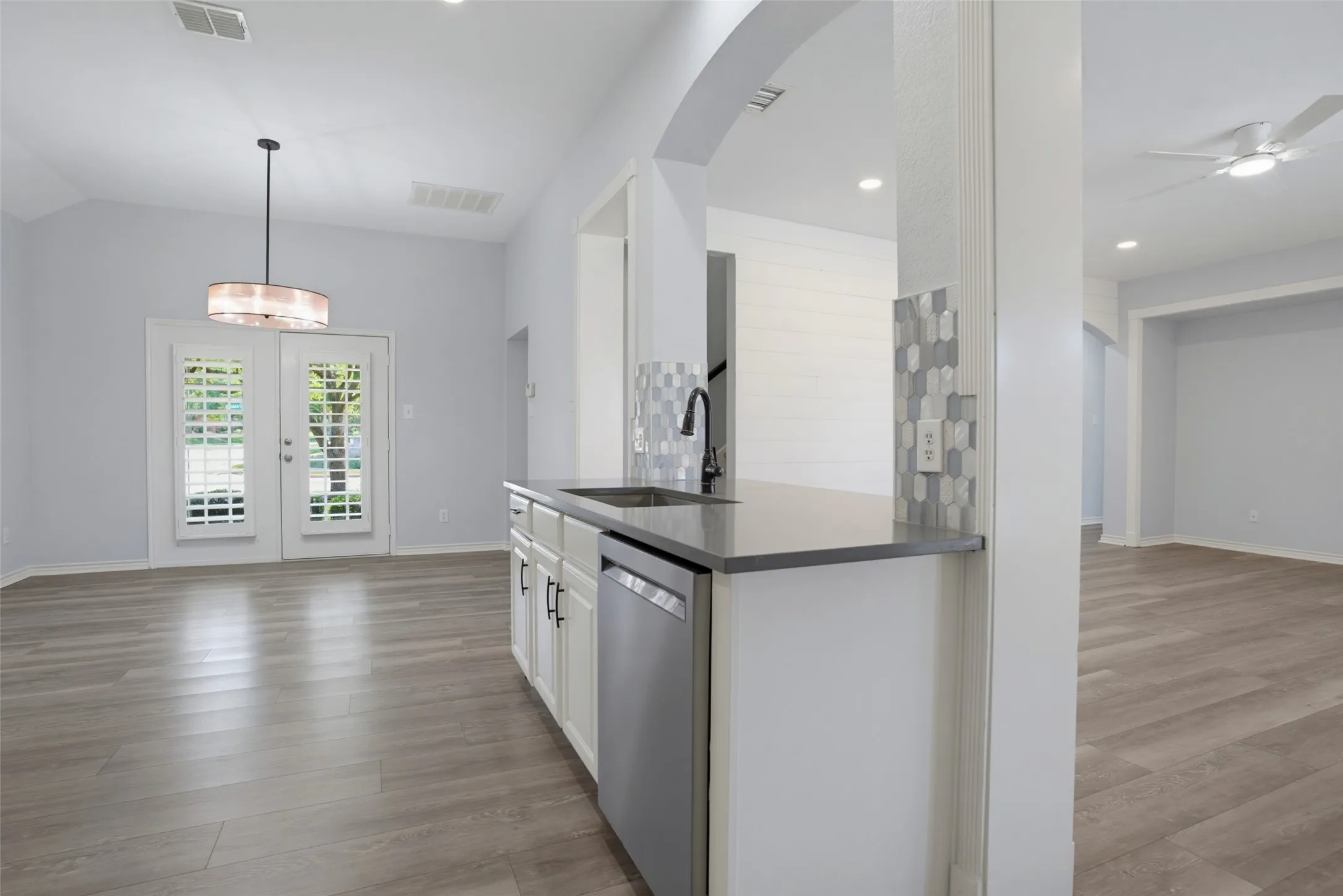 Single Family Residence For Sale in Collin County , 1402 Bradford Trace Drive, Allen, Texas 75002, 5 Bedroom, 3 Bathroom, 2 Garage spaces, 2,647 Sqft, built in 2004, mls#21346089, Real Estate Agent in Allen, Homes For Sale in Collin county, Homes For Sale in Allen, Realtor in Allen Texas, Real Estate Brokerage Independent Realty Texas, Luminita Cordes Realtor