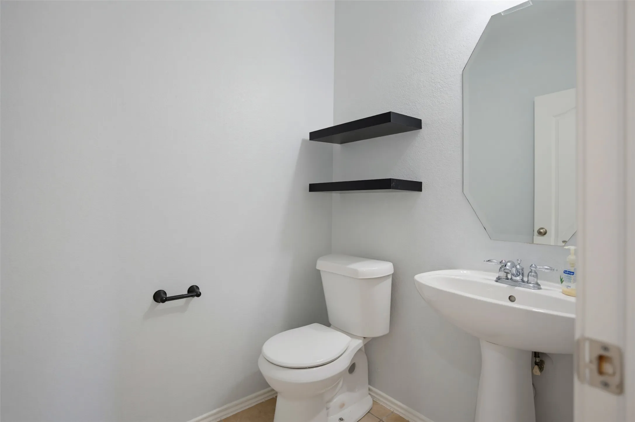 Single Family Residence For Sale in Collin County , 1402 Bradford Trace Drive, Allen, Texas 75002, 5 Bedroom, 3 Bathroom, 2 Garage spaces, 2,647 Sqft, built in 2004, mls#21346089, Real Estate Agent in Allen, Homes For Sale in Collin county, Homes For Sale in Allen, Realtor in Allen Texas, Real Estate Brokerage Independent Realty Texas, Luminita Cordes Realtor