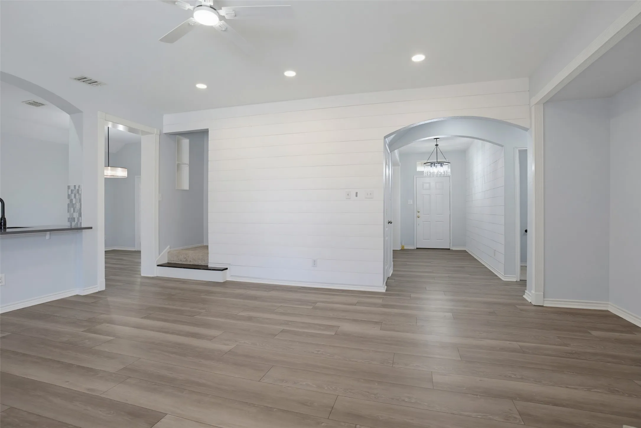 Single Family Residence For Sale in Collin County , 1402 Bradford Trace Drive, Allen, Texas 75002, 5 Bedroom, 3 Bathroom, 2 Garage spaces, 2,647 Sqft, built in 2004, mls#21346089, Real Estate Agent in Allen, Homes For Sale in Collin county, Homes For Sale in Allen, Realtor in Allen Texas, Real Estate Brokerage Independent Realty Texas, Luminita Cordes Realtor