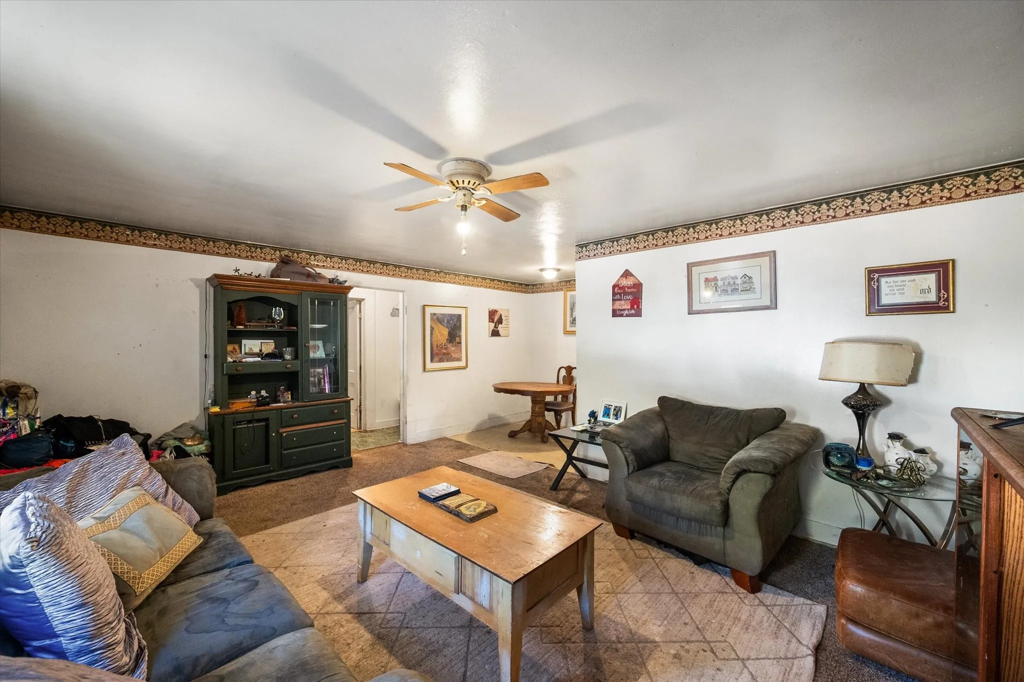 Single Family Residence For Sale in Anderson County , 712 W Dye Street, Palestine, Texas 75801, 2 Bedroom, 1 Bathroom, Garage spaces, 826 Sqft, built in 1900, mls#21346104, Real Estate Agent in Palestine, Homes For Sale in Anderson county, Homes For Sale in Palestine, Realtor in Palestine Texas, Real Estate Brokerage Independent Realty Texas, Luminita Cordes Realtor