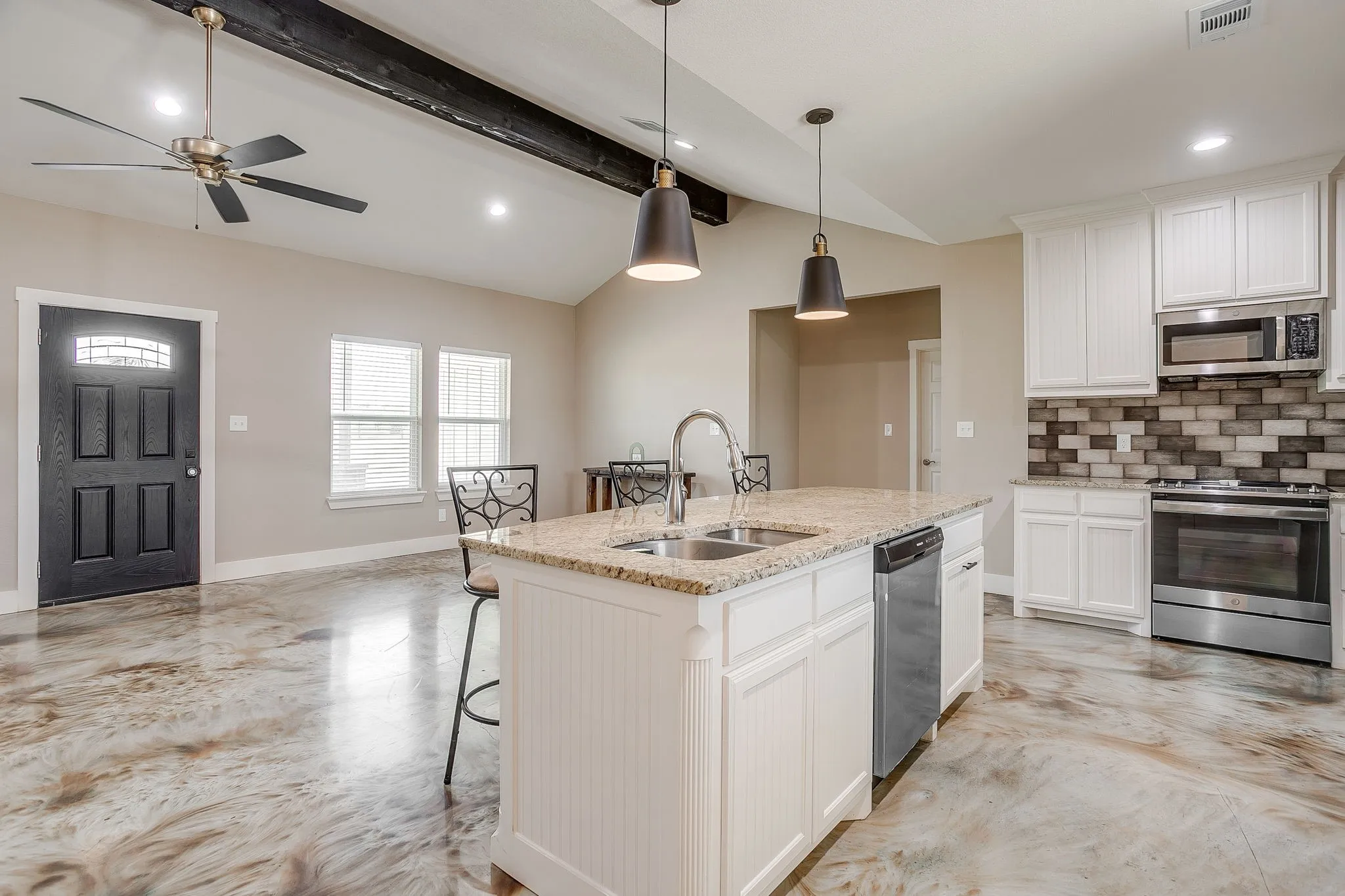 Single Family Residence For Sale in Parker County , 4930 Midway Road, Weatherford, Texas 76085, 3 Bedroom, 2 Bathroom, 2 Garage spaces, 2,052 Sqft, built in 2023, mls#21346028, Real Estate Agent in Weatherford, Homes For Sale in Parker county, Homes For Sale in Weatherford, Realtor in Weatherford Texas, Real Estate Brokerage Independent Realty Texas, Luminita Cordes Realtor