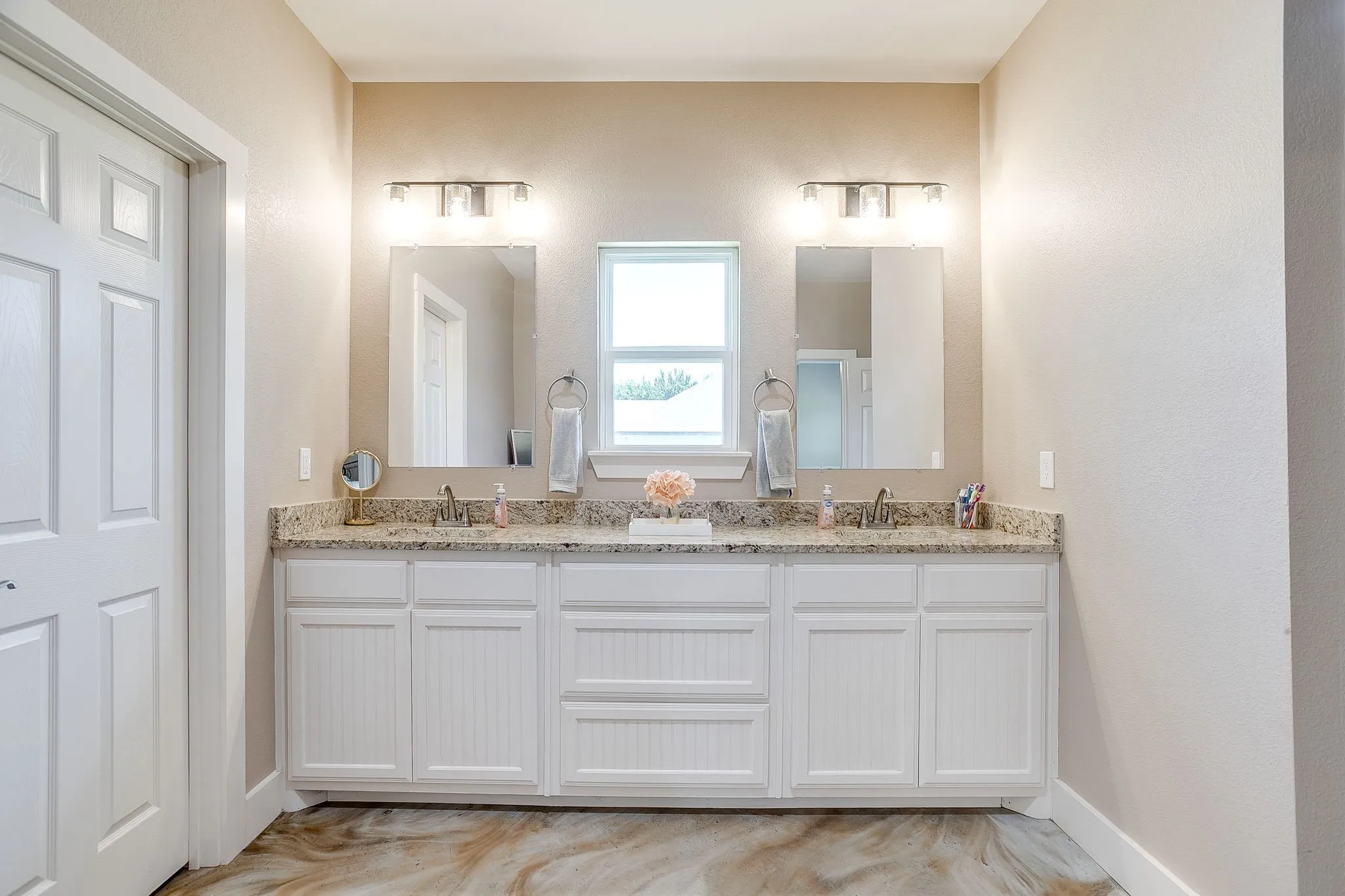Single Family Residence For Sale in Parker County , 4930 Midway Road, Weatherford, Texas 76085, 3 Bedroom, 2 Bathroom, 2 Garage spaces, 2,052 Sqft, built in 2023, mls#21346028, Real Estate Agent in Weatherford, Homes For Sale in Parker county, Homes For Sale in Weatherford, Realtor in Weatherford Texas, Real Estate Brokerage Independent Realty Texas, Luminita Cordes Realtor