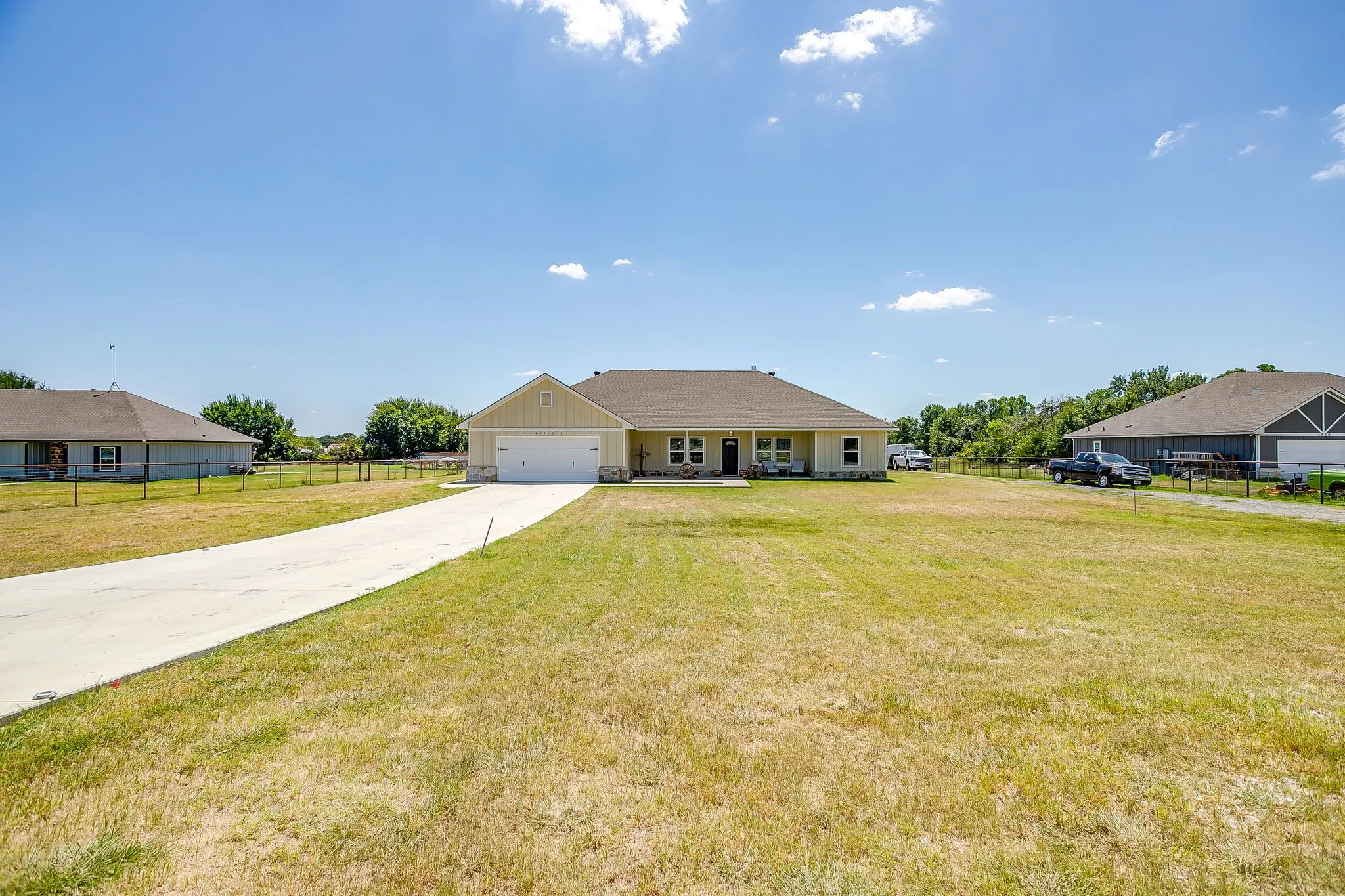 Single Family Residence For Sale in Parker County , 4930 Midway Road, Weatherford, Texas 76085, 3 Bedroom, 2 Bathroom, 2 Garage spaces, 2,052 Sqft, built in 2023, mls#21346028, Real Estate Agent in Weatherford, Homes For Sale in Parker county, Homes For Sale in Weatherford, Realtor in Weatherford Texas, Real Estate Brokerage Independent Realty Texas, Luminita Cordes Realtor