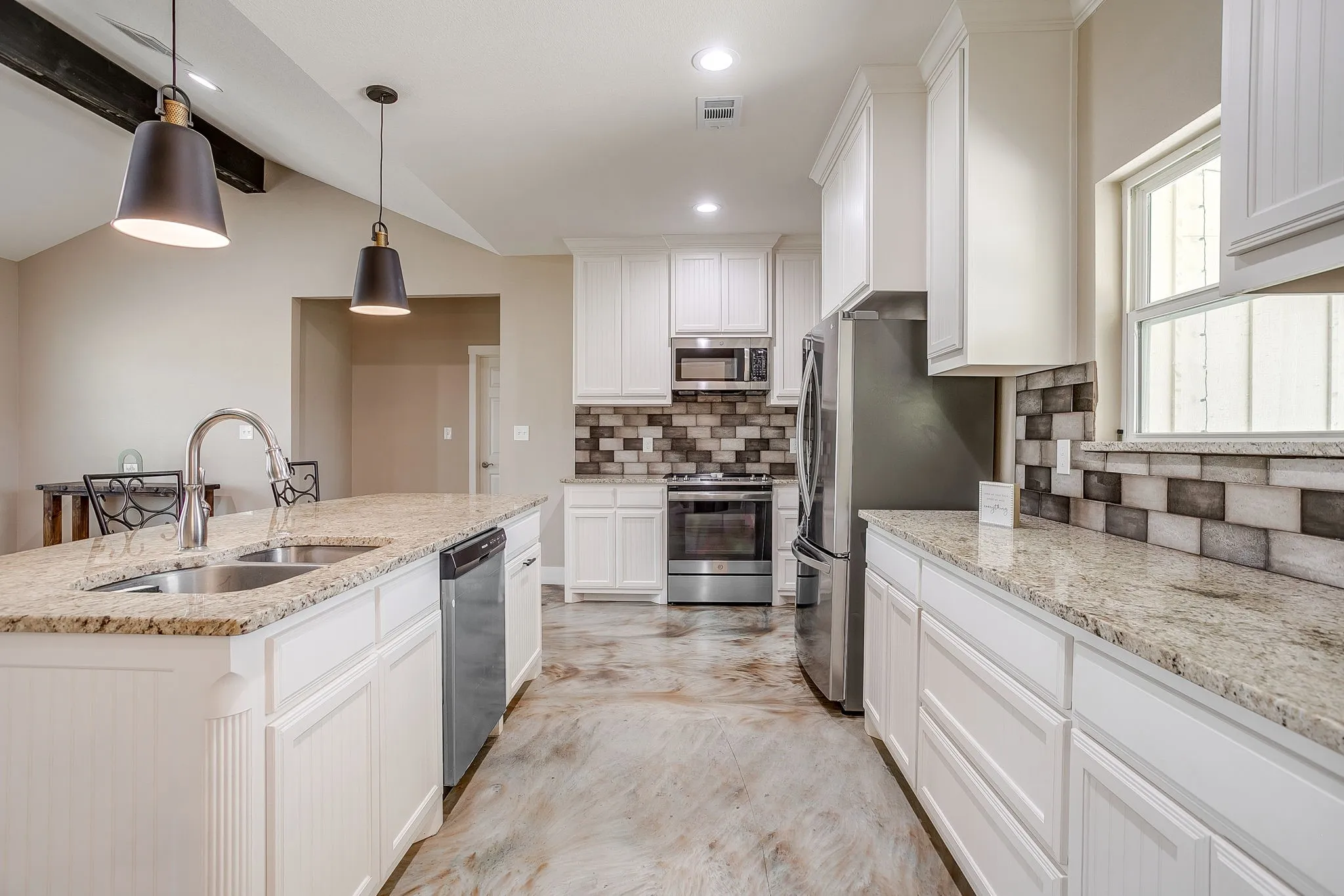 Single Family Residence For Sale in Parker County , 4930 Midway Road, Weatherford, Texas 76085, 3 Bedroom, 2 Bathroom, 2 Garage spaces, 2,052 Sqft, built in 2023, mls#21346028, Real Estate Agent in Weatherford, Homes For Sale in Parker county, Homes For Sale in Weatherford, Realtor in Weatherford Texas, Real Estate Brokerage Independent Realty Texas, Luminita Cordes Realtor