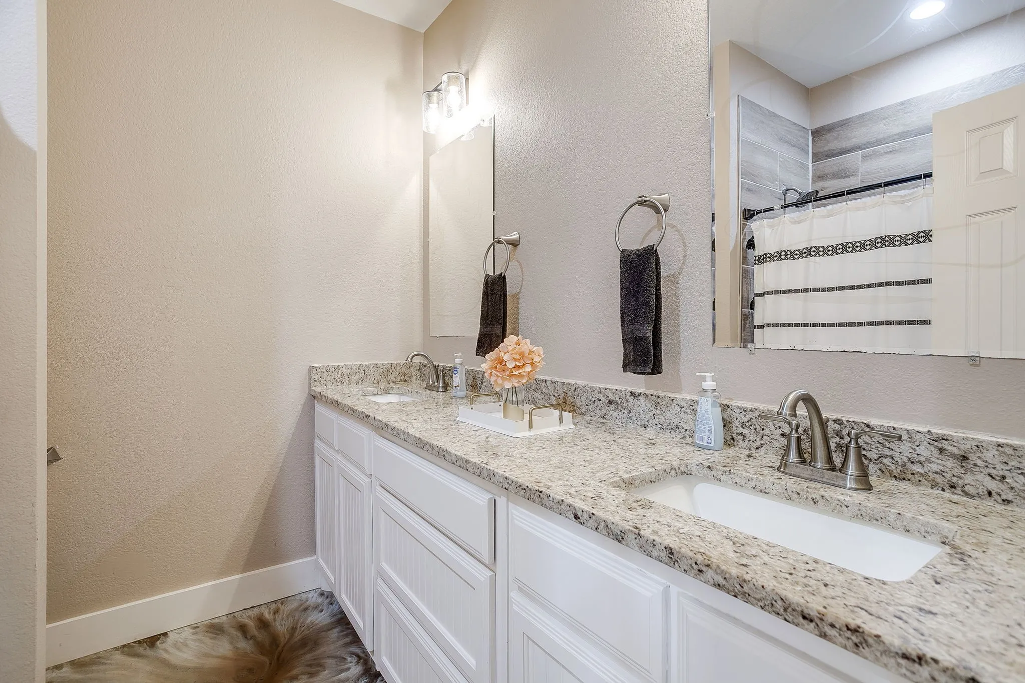 Single Family Residence For Sale in Parker County , 4930 Midway Road, Weatherford, Texas 76085, 3 Bedroom, 2 Bathroom, 2 Garage spaces, 2,052 Sqft, built in 2023, mls#21346028, Real Estate Agent in Weatherford, Homes For Sale in Parker county, Homes For Sale in Weatherford, Realtor in Weatherford Texas, Real Estate Brokerage Independent Realty Texas, Luminita Cordes Realtor