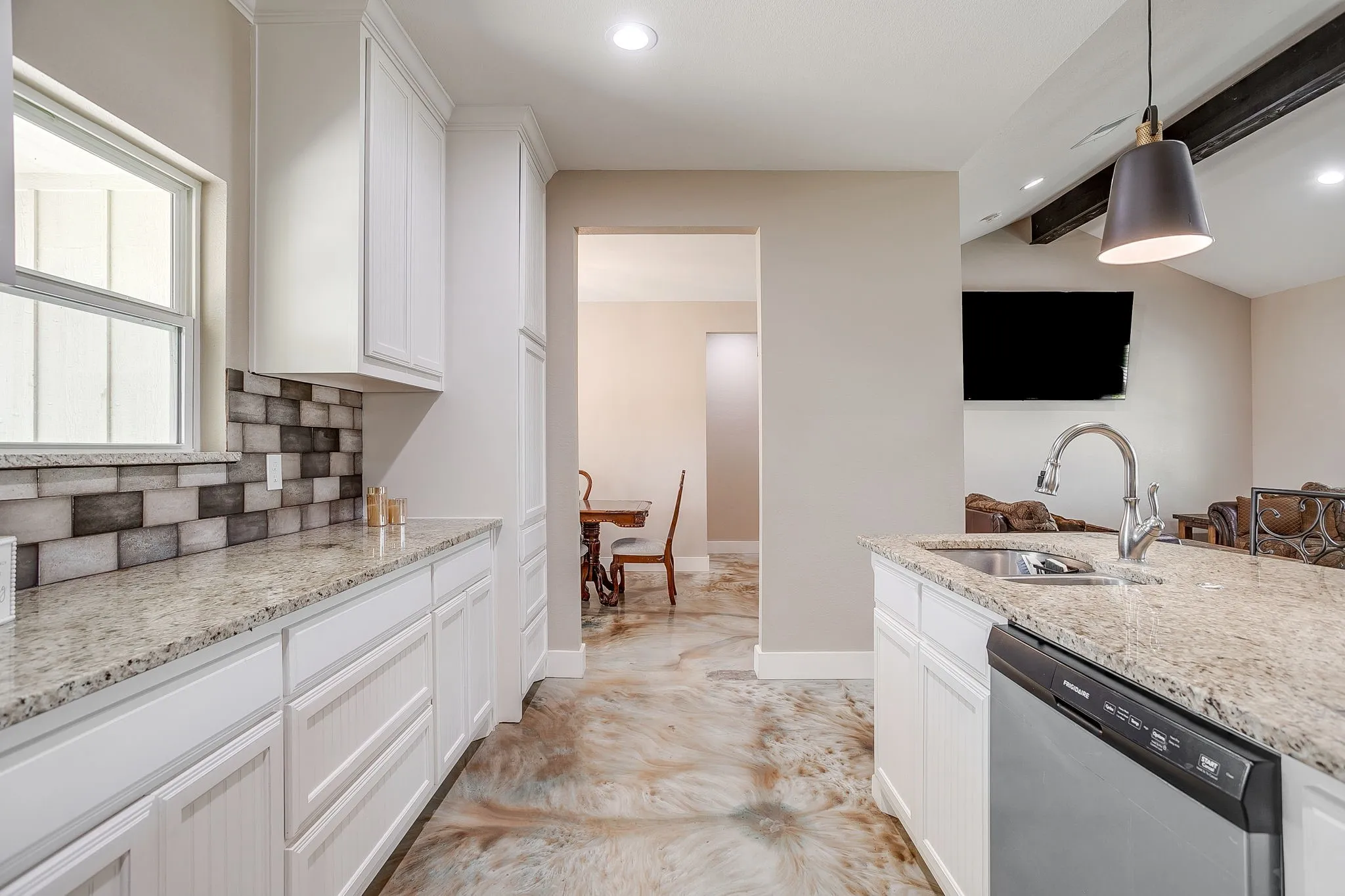 Single Family Residence For Sale in Parker County , 4930 Midway Road, Weatherford, Texas 76085, 3 Bedroom, 2 Bathroom, 2 Garage spaces, 2,052 Sqft, built in 2023, mls#21346028, Real Estate Agent in Weatherford, Homes For Sale in Parker county, Homes For Sale in Weatherford, Realtor in Weatherford Texas, Real Estate Brokerage Independent Realty Texas, Luminita Cordes Realtor