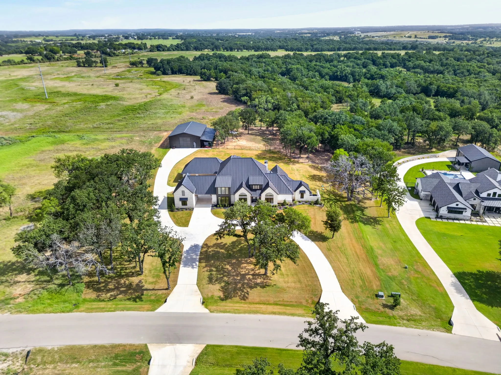 Single Family Residence For Sale in Parker County , 536 Royal Santana Run, Weatherford, Texas 76087, 5 Bedroom, 5 Bathroom, 4 Garage spaces, 4,797 Sqft, built in 2025, mls#21345650, Real Estate Agent in Weatherford, Homes For Sale in Parker county, Homes For Sale in Weatherford, Realtor in Weatherford Texas, Real Estate Brokerage Independent Realty Texas, Luminita Cordes Realtor