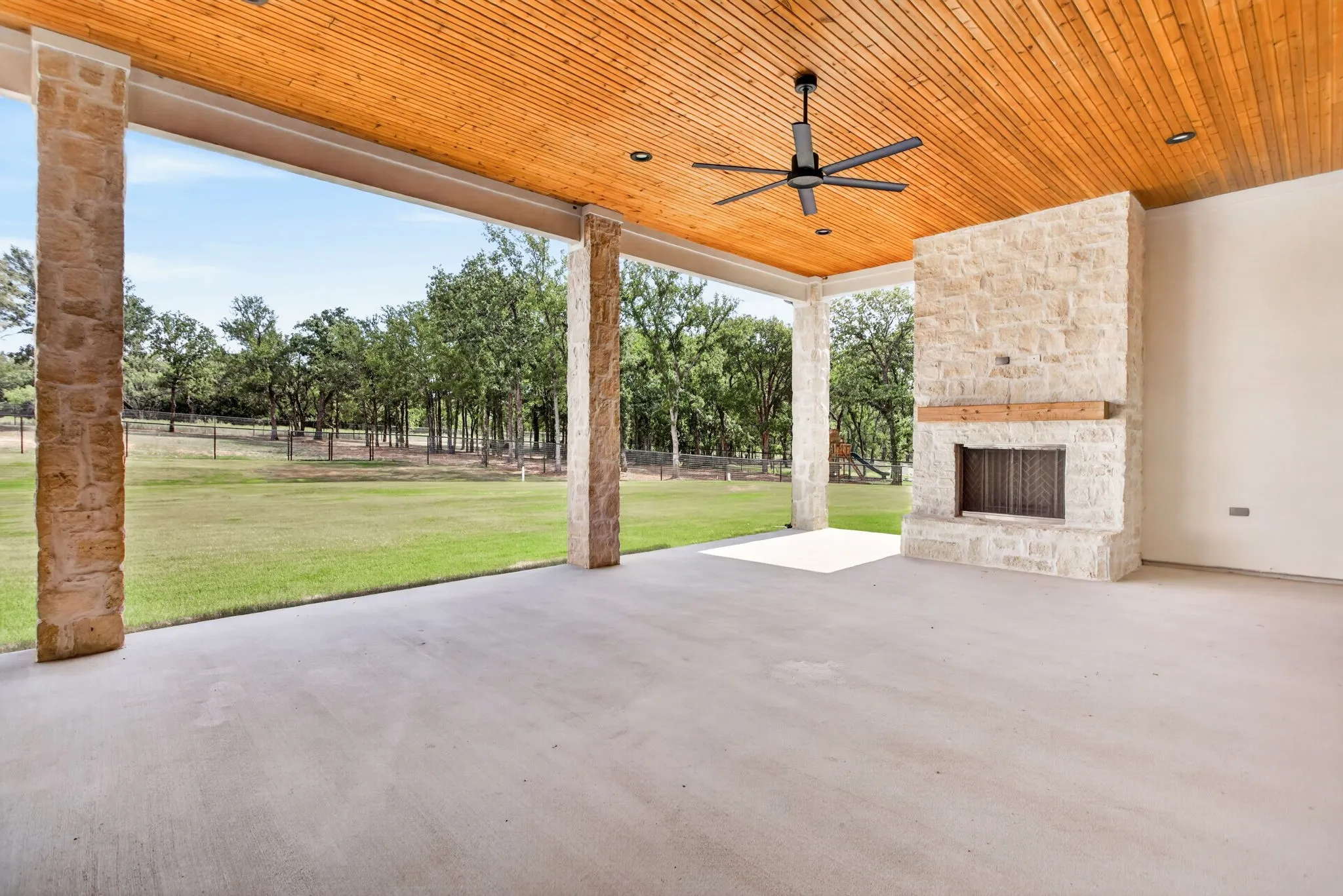 Single Family Residence For Sale in Parker County , 536 Royal Santana Run, Weatherford, Texas 76087, 5 Bedroom, 5 Bathroom, 4 Garage spaces, 4,797 Sqft, built in 2025, mls#21345650, Real Estate Agent in Weatherford, Homes For Sale in Parker county, Homes For Sale in Weatherford, Realtor in Weatherford Texas, Real Estate Brokerage Independent Realty Texas, Luminita Cordes Realtor