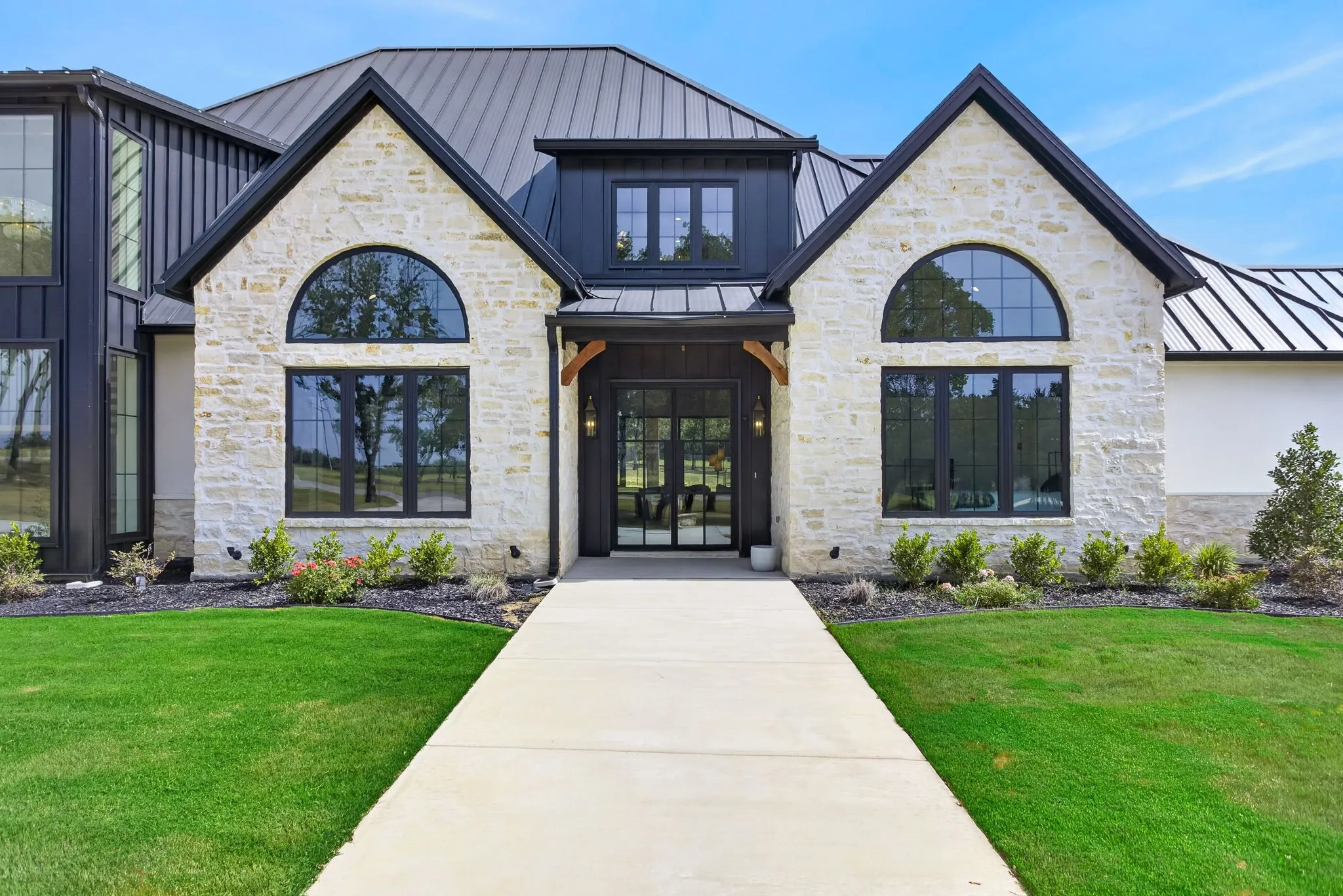 Single Family Residence For Sale in Parker County , 536 Royal Santana Run, Weatherford, Texas 76087, 5 Bedroom, 5 Bathroom, 4 Garage spaces, 4,797 Sqft, built in 2025, mls#21345650, Real Estate Agent in Weatherford, Homes For Sale in Parker county, Homes For Sale in Weatherford, Realtor in Weatherford Texas, Real Estate Brokerage Independent Realty Texas, Luminita Cordes Realtor