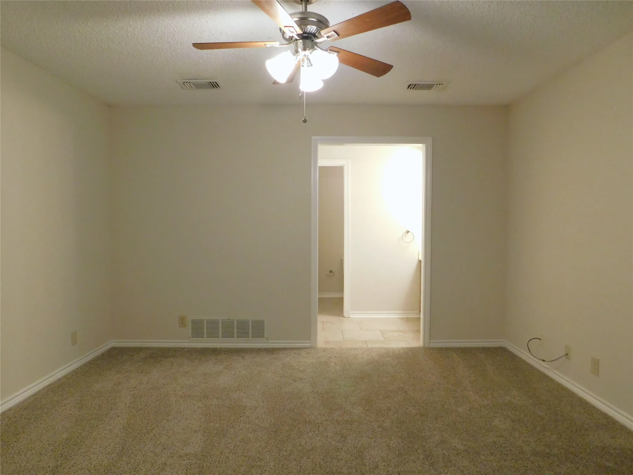 Duplex For Rent in Denton County , 2204 Canterbury Court, Denton, Texas 76205, 3 Bedroom, 2 Bathroom, Garage spaces, 1,521 Sqft, built in 1978, mls#21345463, Real Estate Agent in Denton, Homes For Rent in Denton county, Homes For Rent in Denton, Realtor in Denton Texas, Real Estate Brokerage Independent Realty Texas, Luminita Cordes Realtor