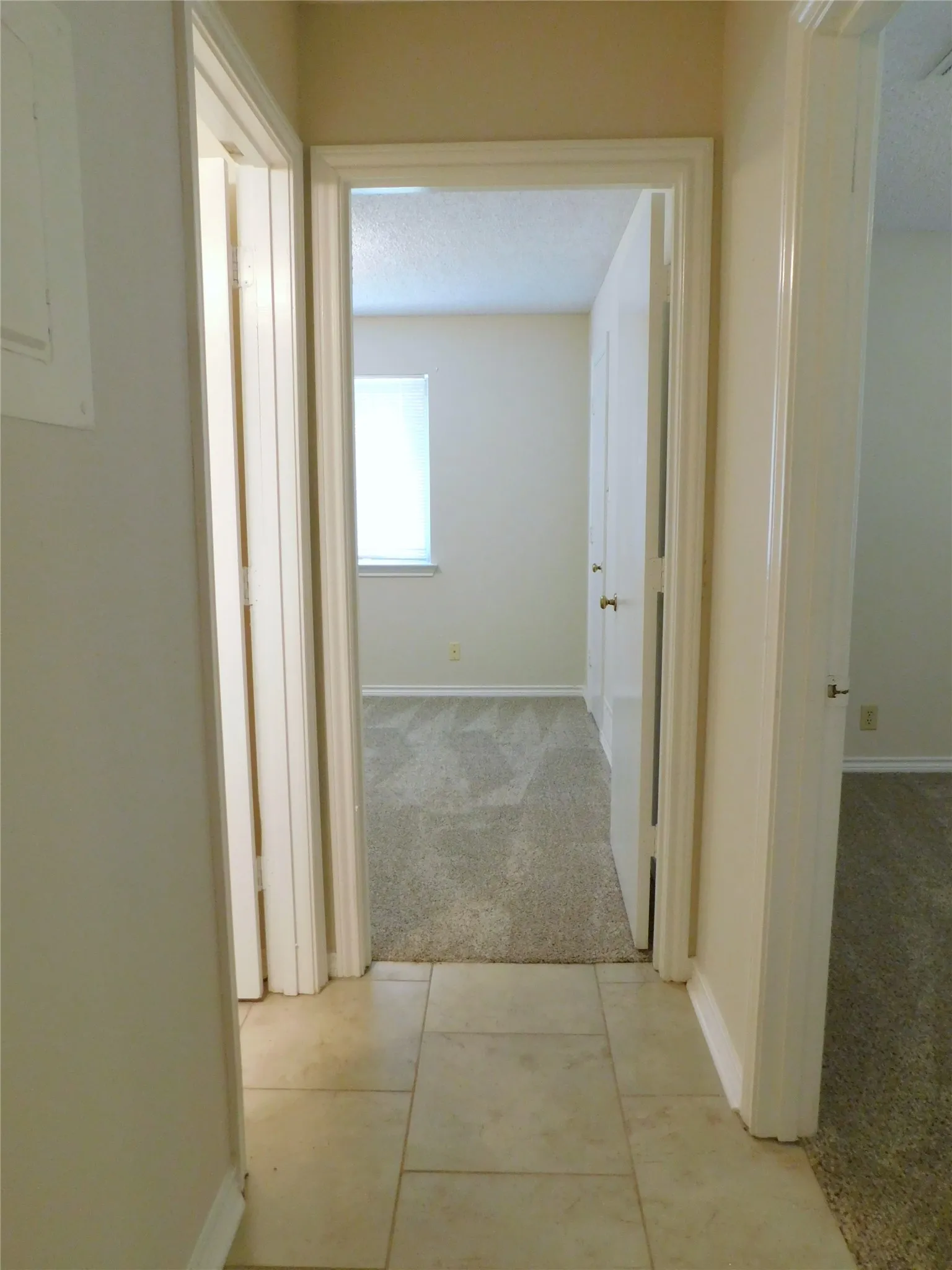 Duplex For Rent in Denton County , 2204 Canterbury Court, Denton, Texas 76205, 3 Bedroom, 2 Bathroom, Garage spaces, 1,521 Sqft, built in 1978, mls#21345463, Real Estate Agent in Denton, Homes For Rent in Denton county, Homes For Rent in Denton, Realtor in Denton Texas, Real Estate Brokerage Independent Realty Texas, Luminita Cordes Realtor