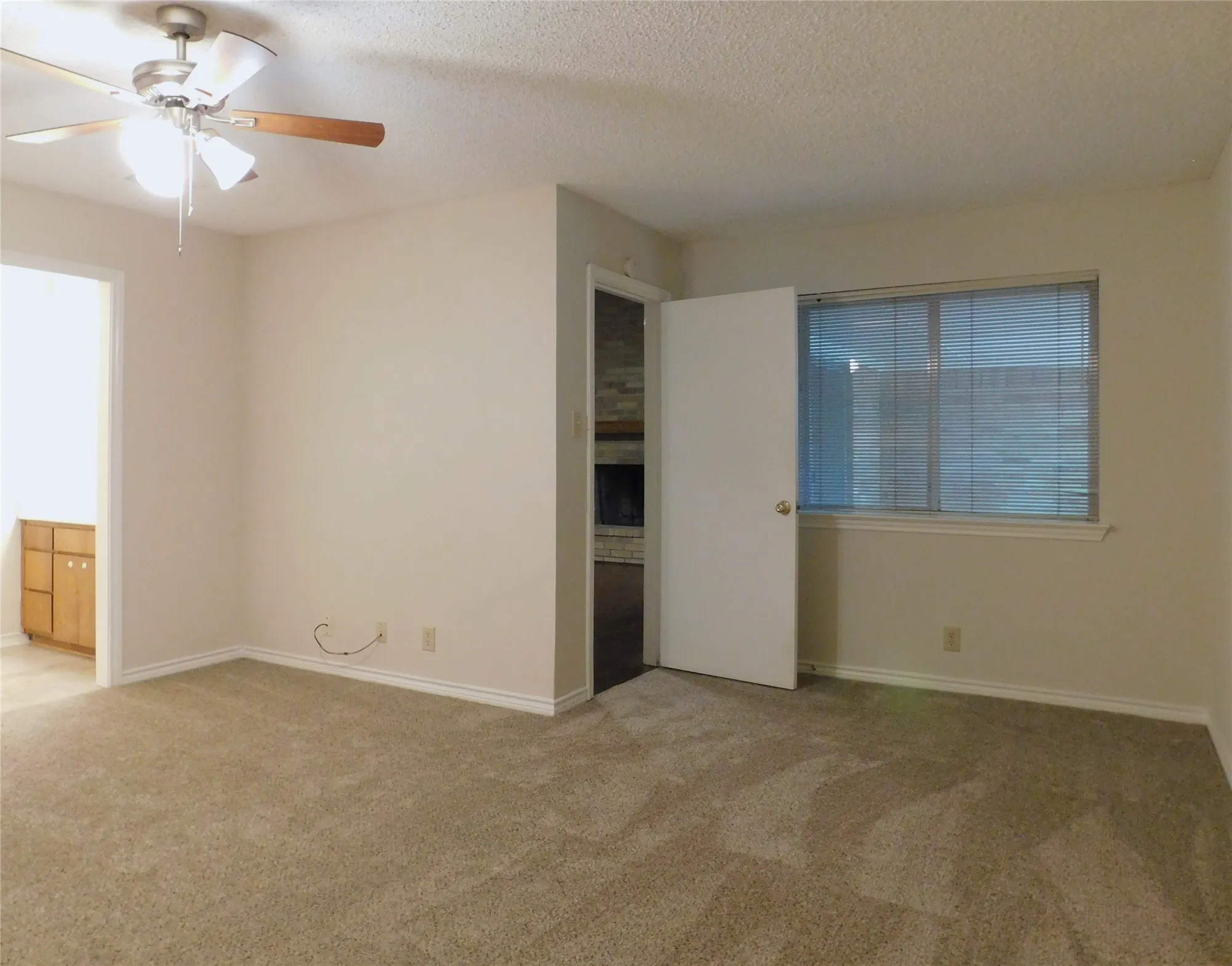 Duplex For Rent in Denton County , 2204 Canterbury Court, Denton, Texas 76205, 3 Bedroom, 2 Bathroom, Garage spaces, 1,521 Sqft, built in 1978, mls#21345463, Real Estate Agent in Denton, Homes For Rent in Denton county, Homes For Rent in Denton, Realtor in Denton Texas, Real Estate Brokerage Independent Realty Texas, Luminita Cordes Realtor