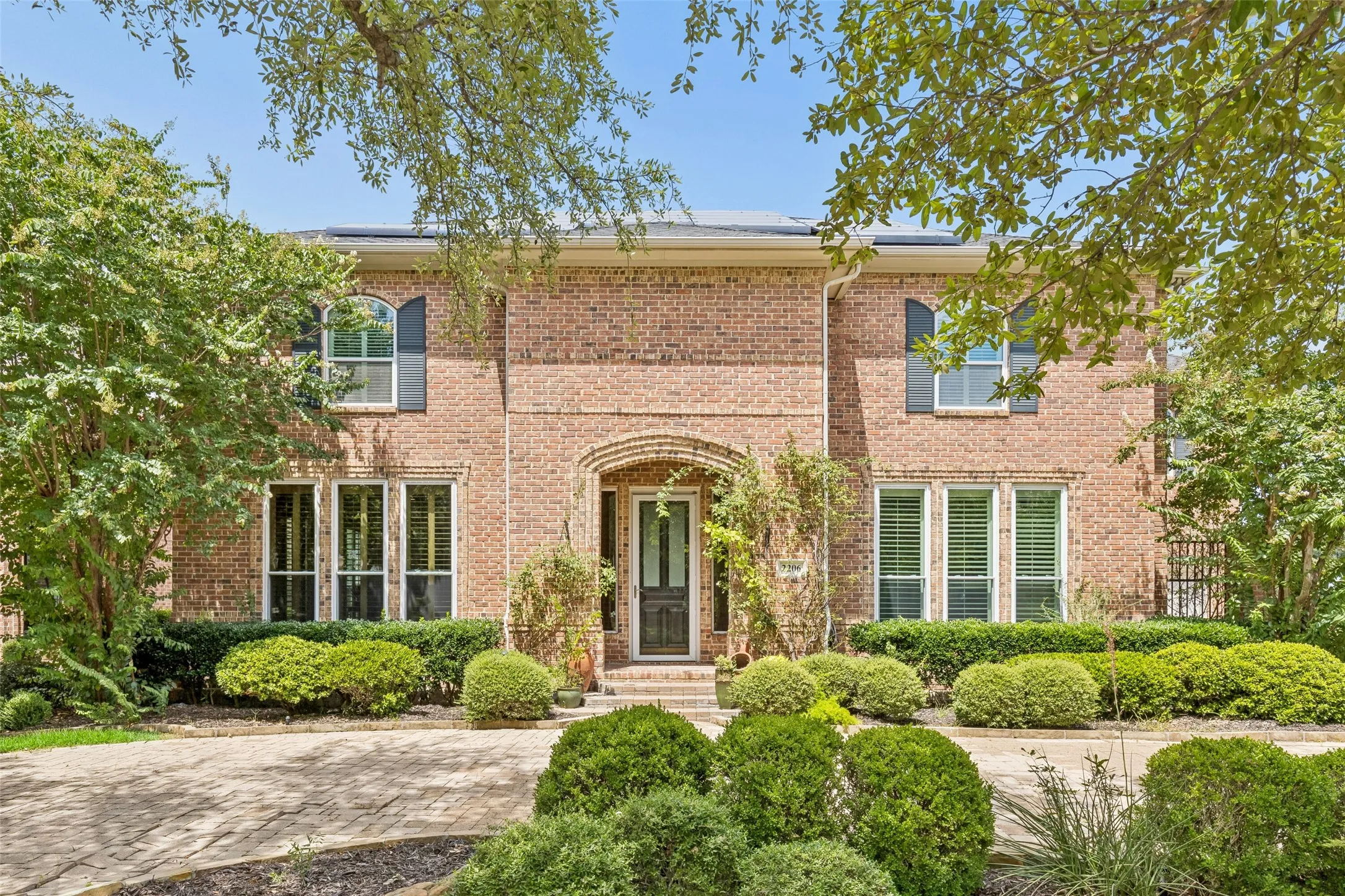 Single Family Residence For Sale in Dallas County , 2206 Clearspring Drive N, Irving, Texas 75063, 5 Bedroom, 4 Bathroom, 3 Garage spaces, 5,375 Sqft, built in 1996, mls#21343836, Real Estate Agent in Irving, Homes For Sale in Dallas county, Homes For Sale in Irving, Realtor in Irving Texas, Real Estate Brokerage Independent Realty Texas, Luminita Cordes Realtor