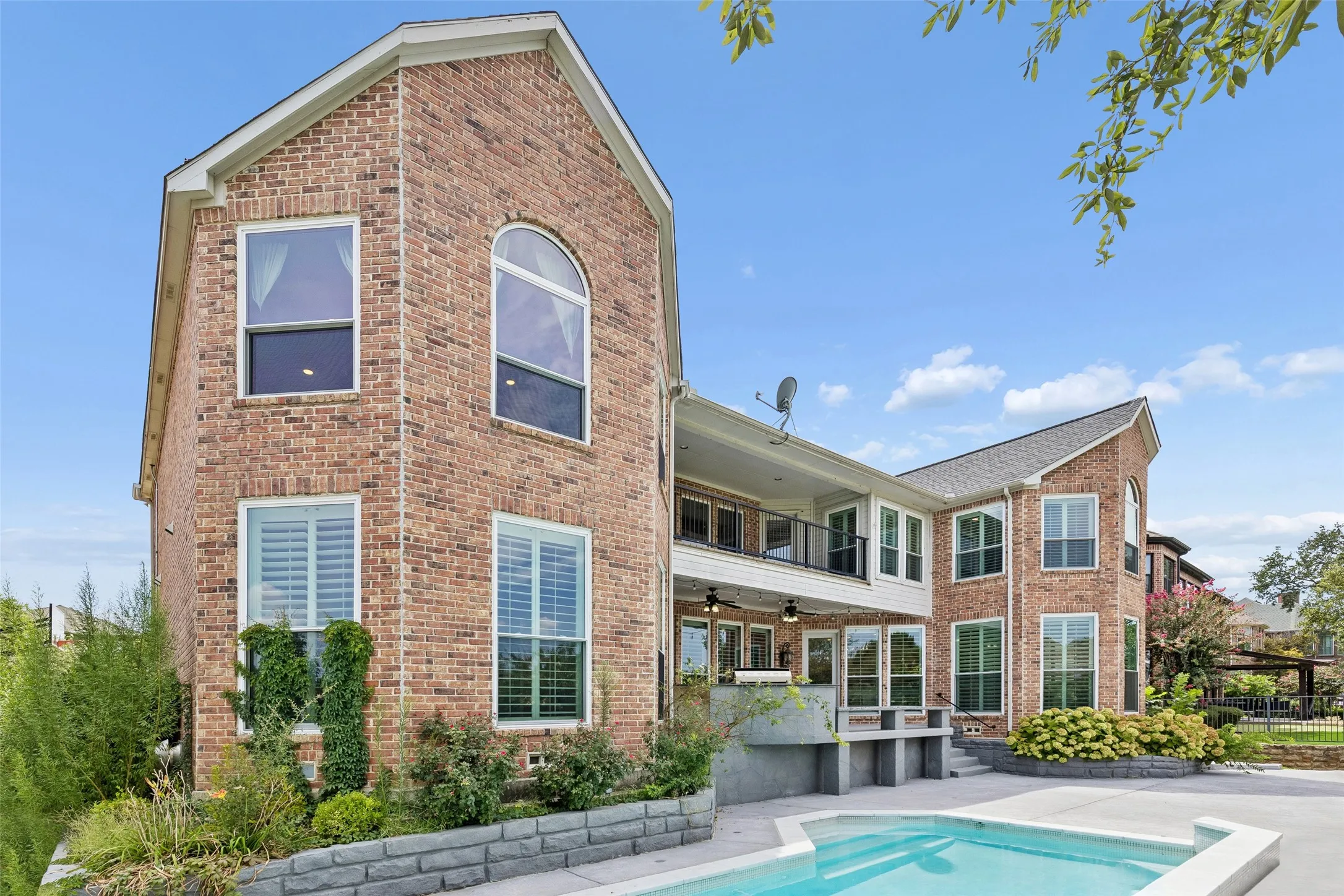 Single Family Residence For Sale in Dallas County , 2206 Clearspring Drive N, Irving, Texas 75063, 5 Bedroom, 4 Bathroom, 3 Garage spaces, 5,375 Sqft, built in 1996, mls#21343836, Real Estate Agent in Irving, Homes For Sale in Dallas county, Homes For Sale in Irving, Realtor in Irving Texas, Real Estate Brokerage Independent Realty Texas, Luminita Cordes Realtor