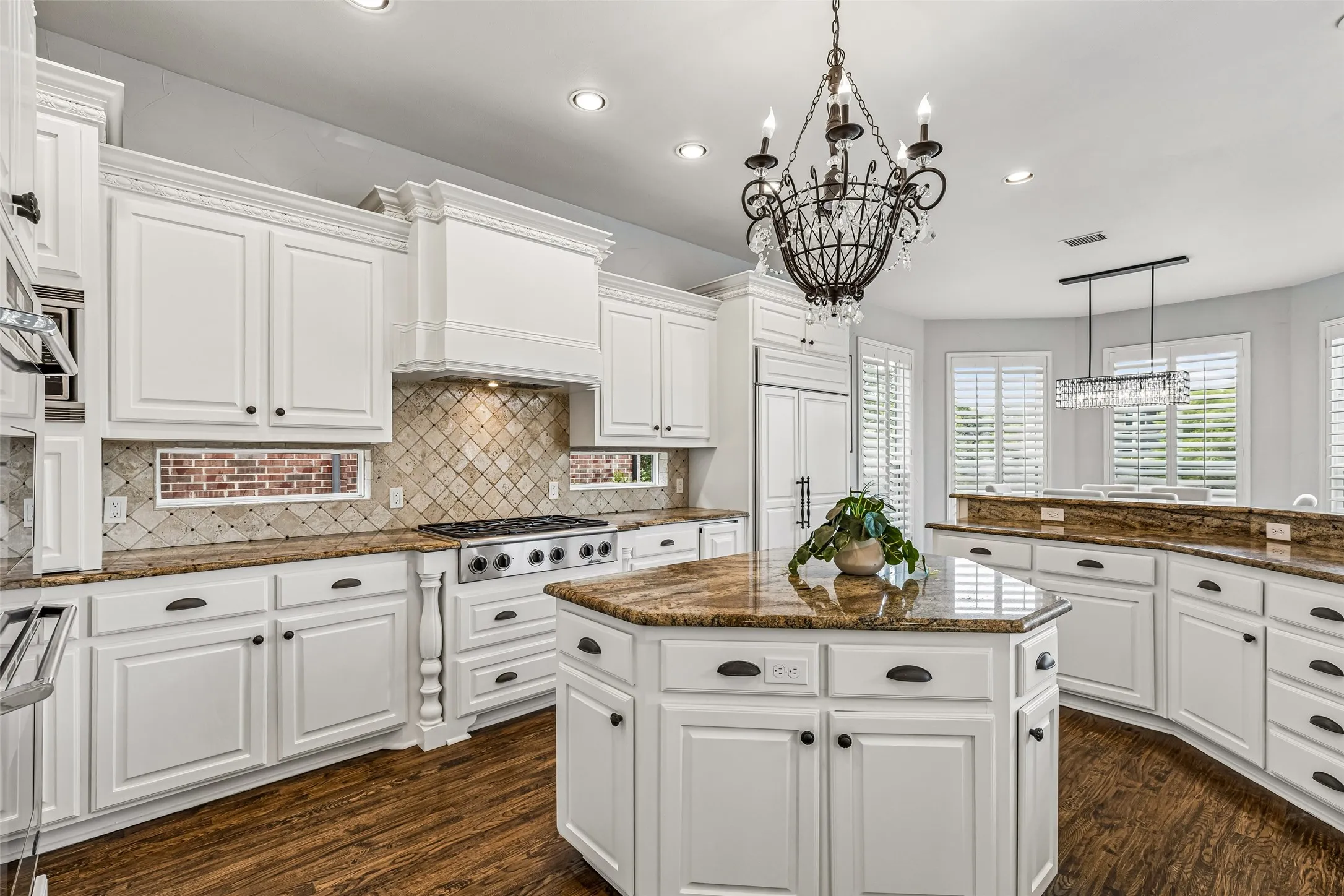 Single Family Residence For Sale in Dallas County , 2206 Clearspring Drive N, Irving, Texas 75063, 5 Bedroom, 4 Bathroom, 3 Garage spaces, 5,375 Sqft, built in 1996, mls#21343836, Real Estate Agent in Irving, Homes For Sale in Dallas county, Homes For Sale in Irving, Realtor in Irving Texas, Real Estate Brokerage Independent Realty Texas, Luminita Cordes Realtor
