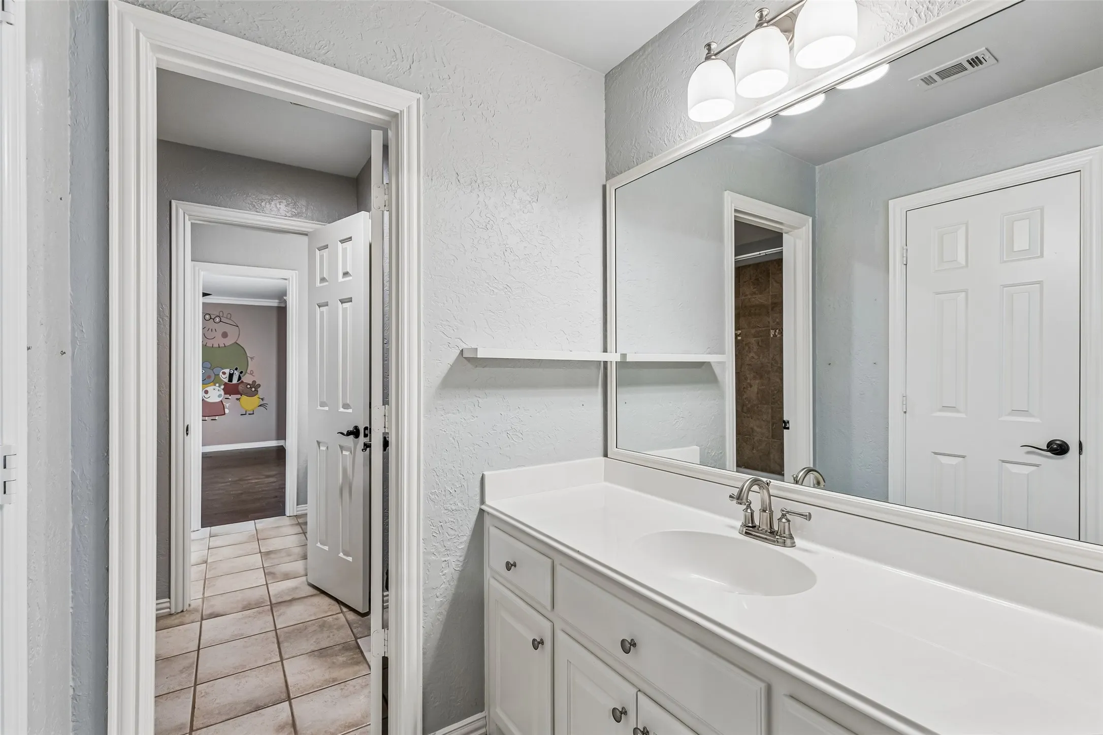 Single Family Residence For Sale in Dallas County , 2206 Clearspring Drive N, Irving, Texas 75063, 5 Bedroom, 4 Bathroom, 3 Garage spaces, 5,375 Sqft, built in 1996, mls#21343836, Real Estate Agent in Irving, Homes For Sale in Dallas county, Homes For Sale in Irving, Realtor in Irving Texas, Real Estate Brokerage Independent Realty Texas, Luminita Cordes Realtor